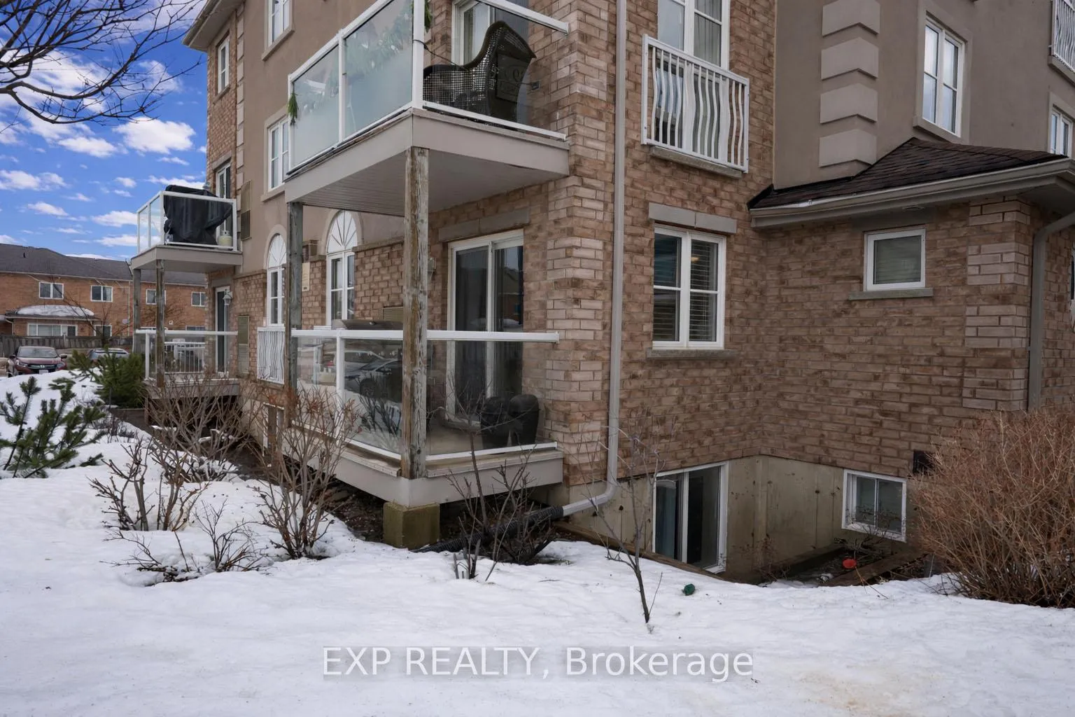 Photo 10 of Unit 8, 141 Sydenham Wells, Barrie, Georgian Drive — HOMEH
