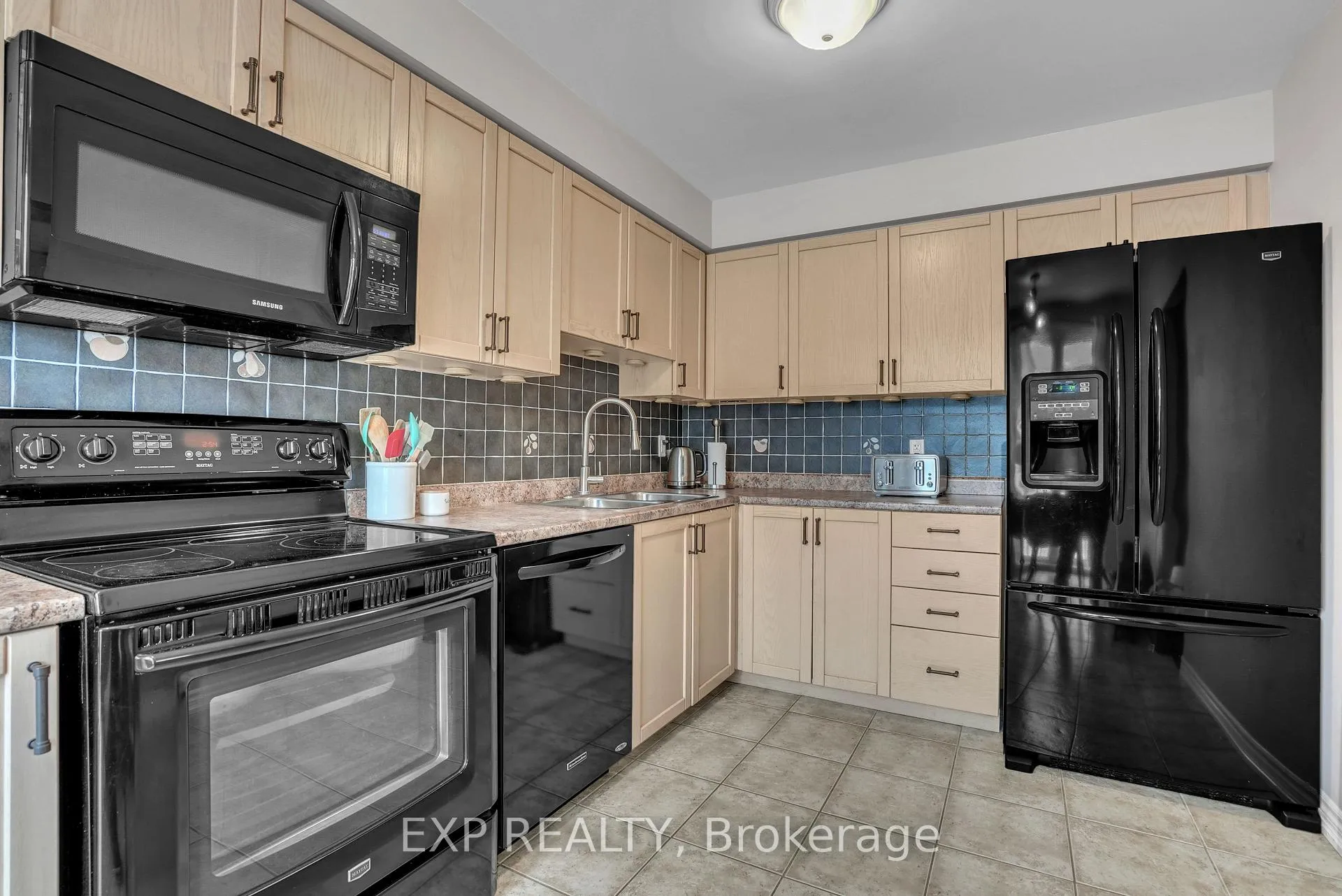 Photo 12 of Unit 8, 141 Sydenham Wells, Barrie, Georgian Drive — HOMEH