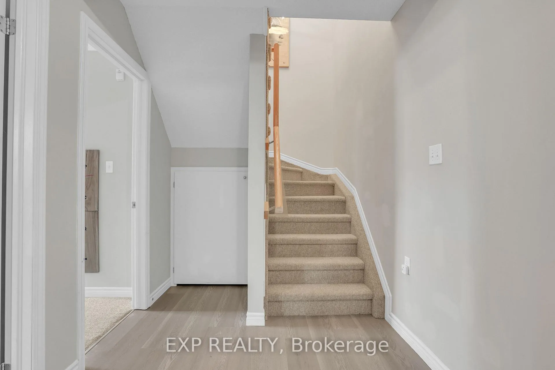 Photo 14 of Unit 8, 141 Sydenham Wells, Barrie, Georgian Drive — HOMEH