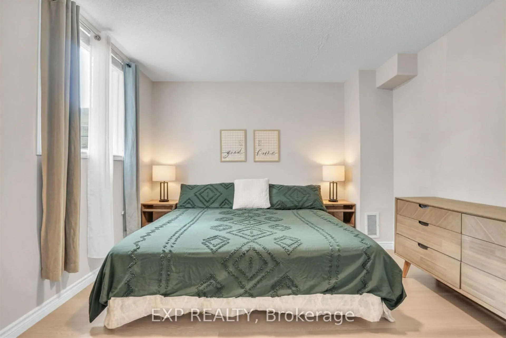 Photo 15 of Unit 8, 141 Sydenham Wells, Barrie, Georgian Drive — HOMEH