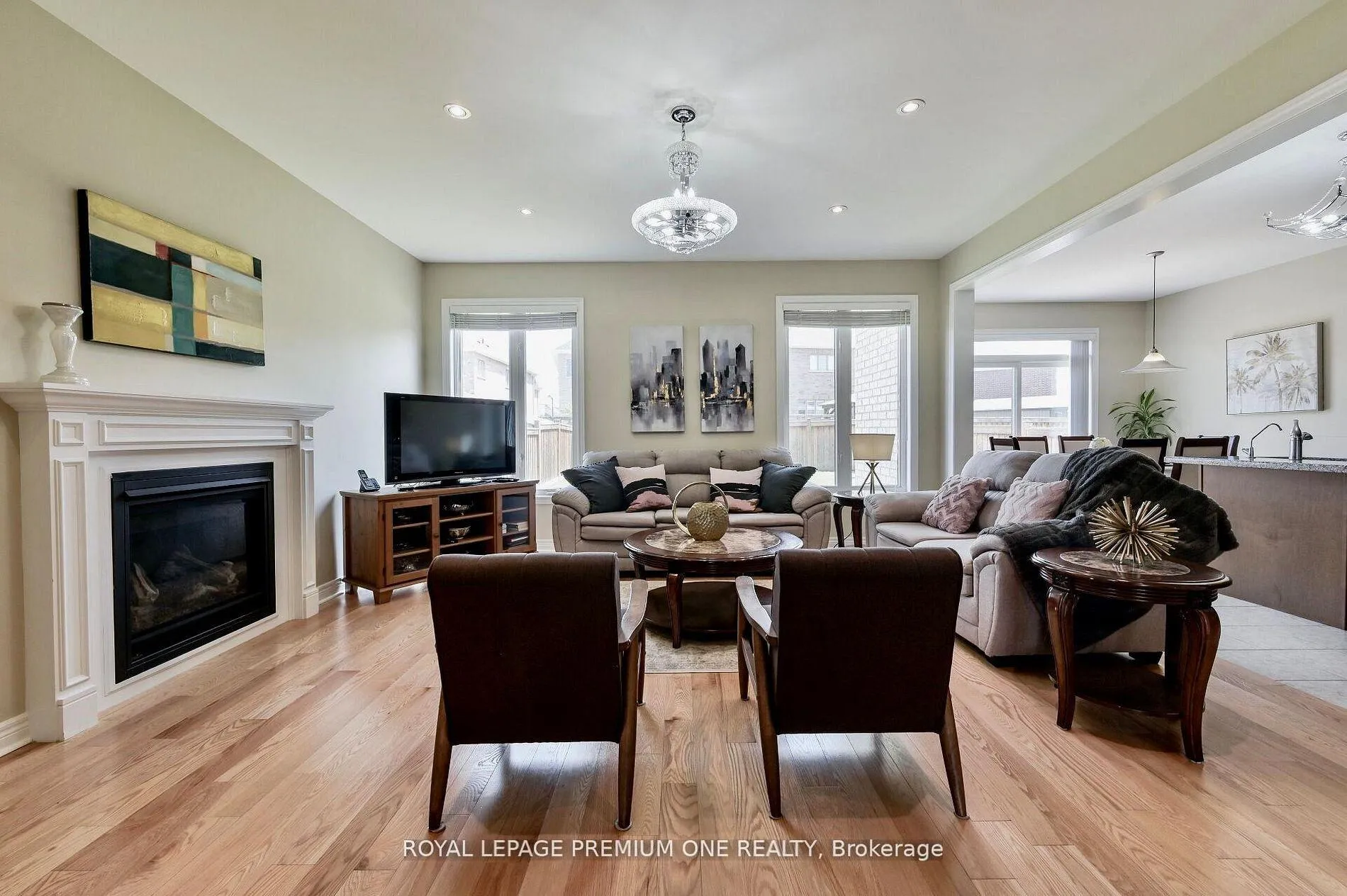 Photo 10 of 166 Sharpe Crescent, New Tecumseth, Tottenham — HOMEH