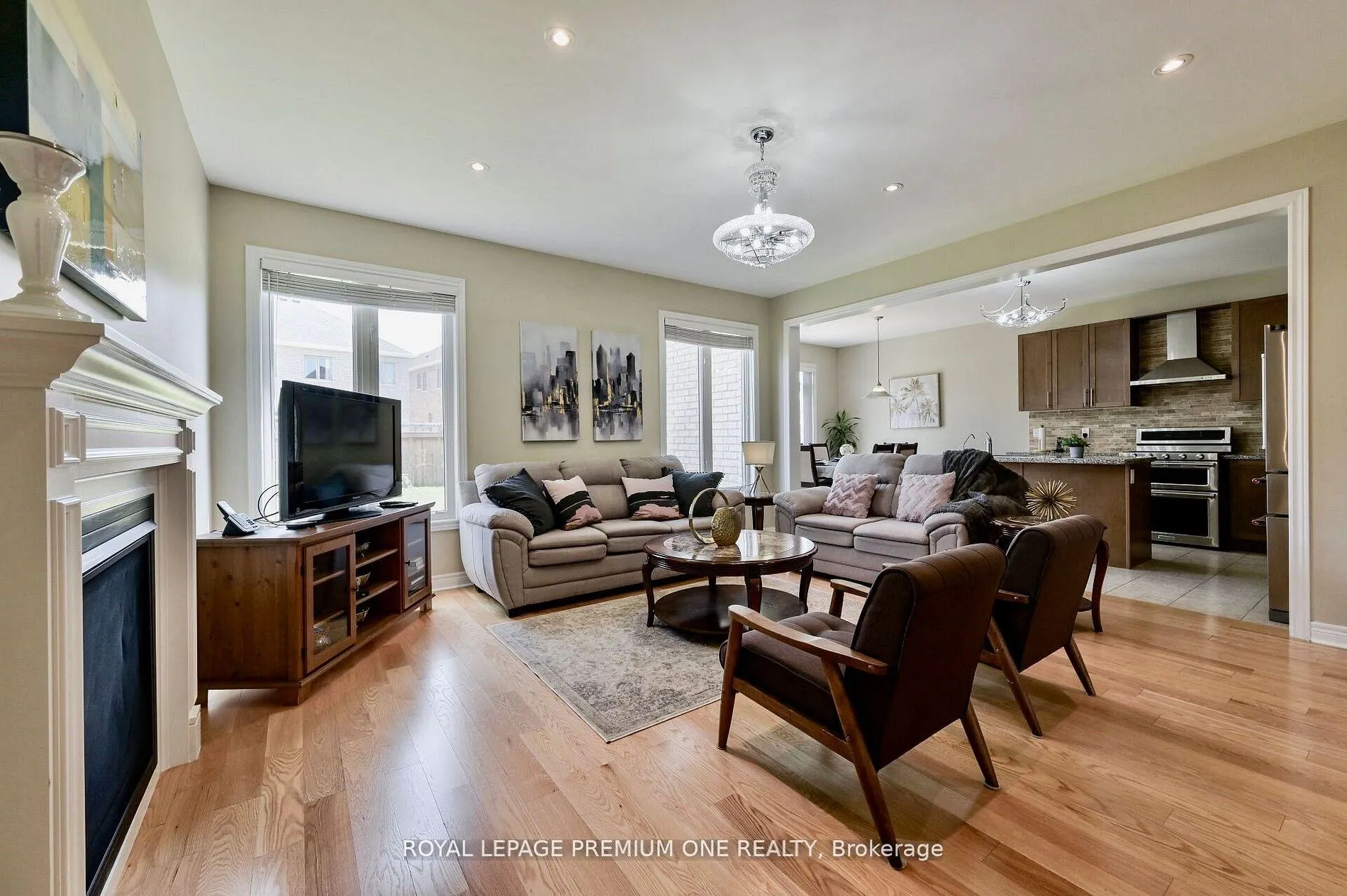 Photo 11 of 166 Sharpe Crescent, New Tecumseth, Tottenham — HOMEH