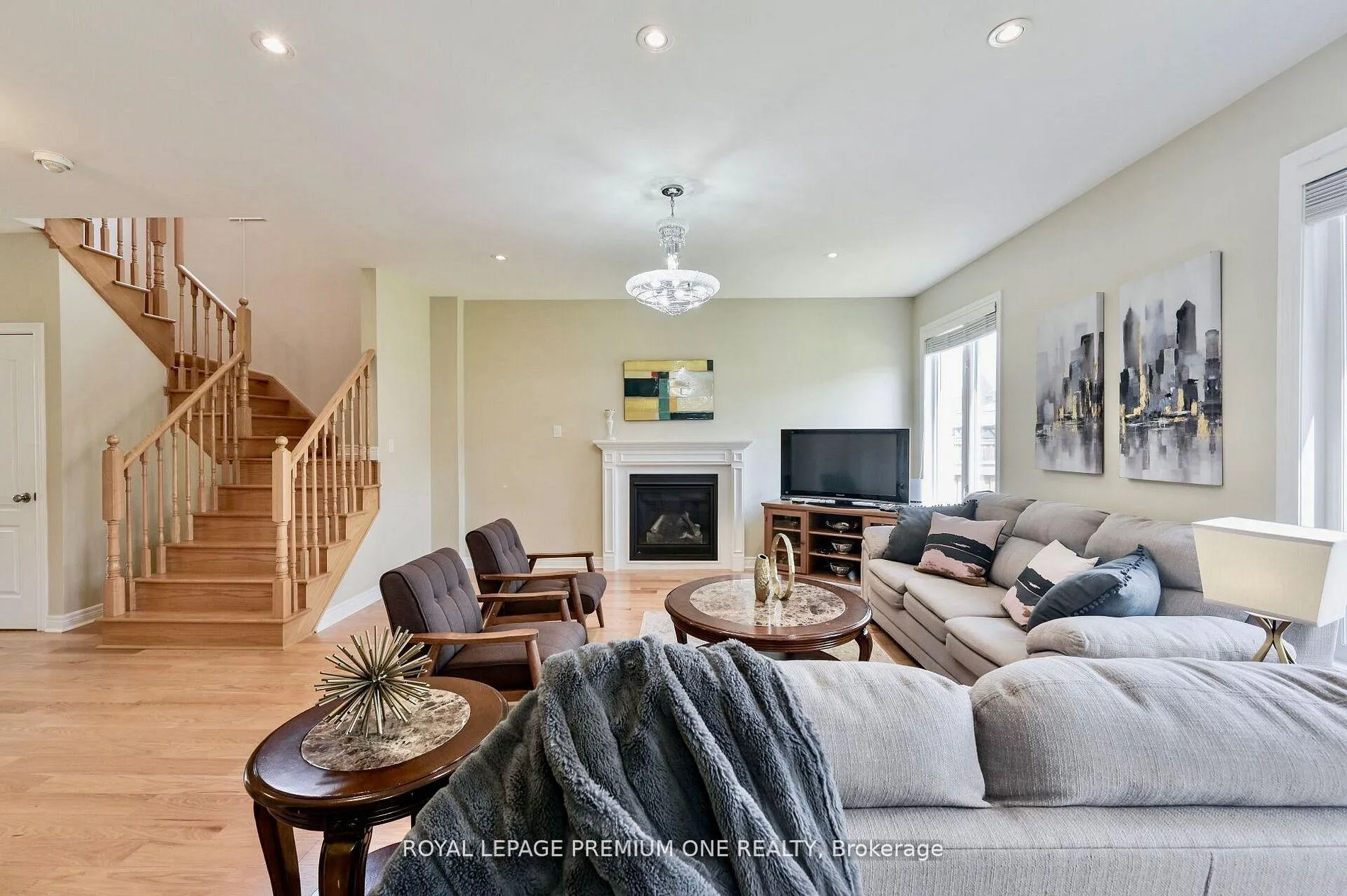 Photo 12 of 166 Sharpe Crescent, New Tecumseth, Tottenham — HOMEH