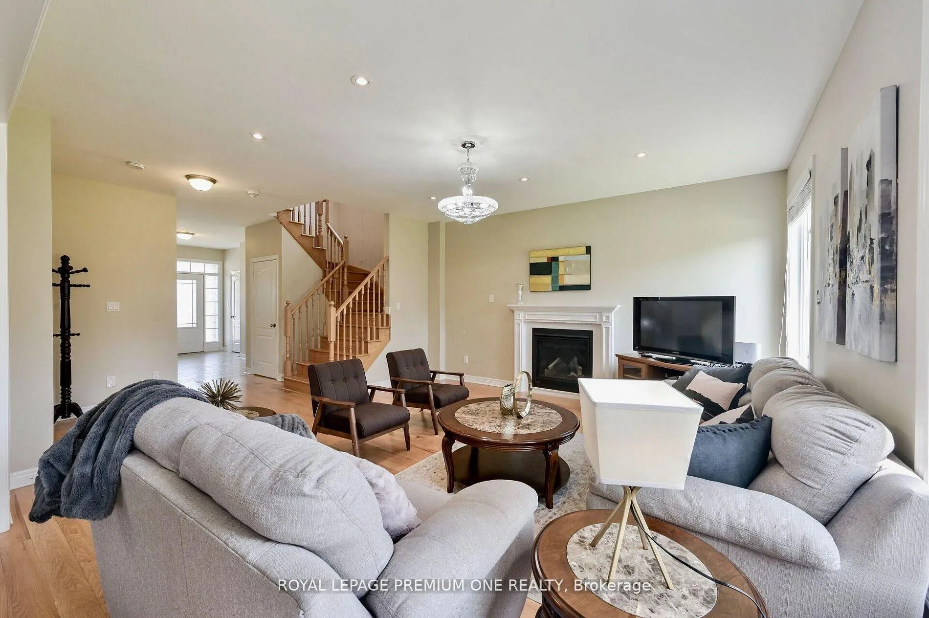 Photo 13 of 166 Sharpe Crescent, New Tecumseth, Tottenham — HOMEH