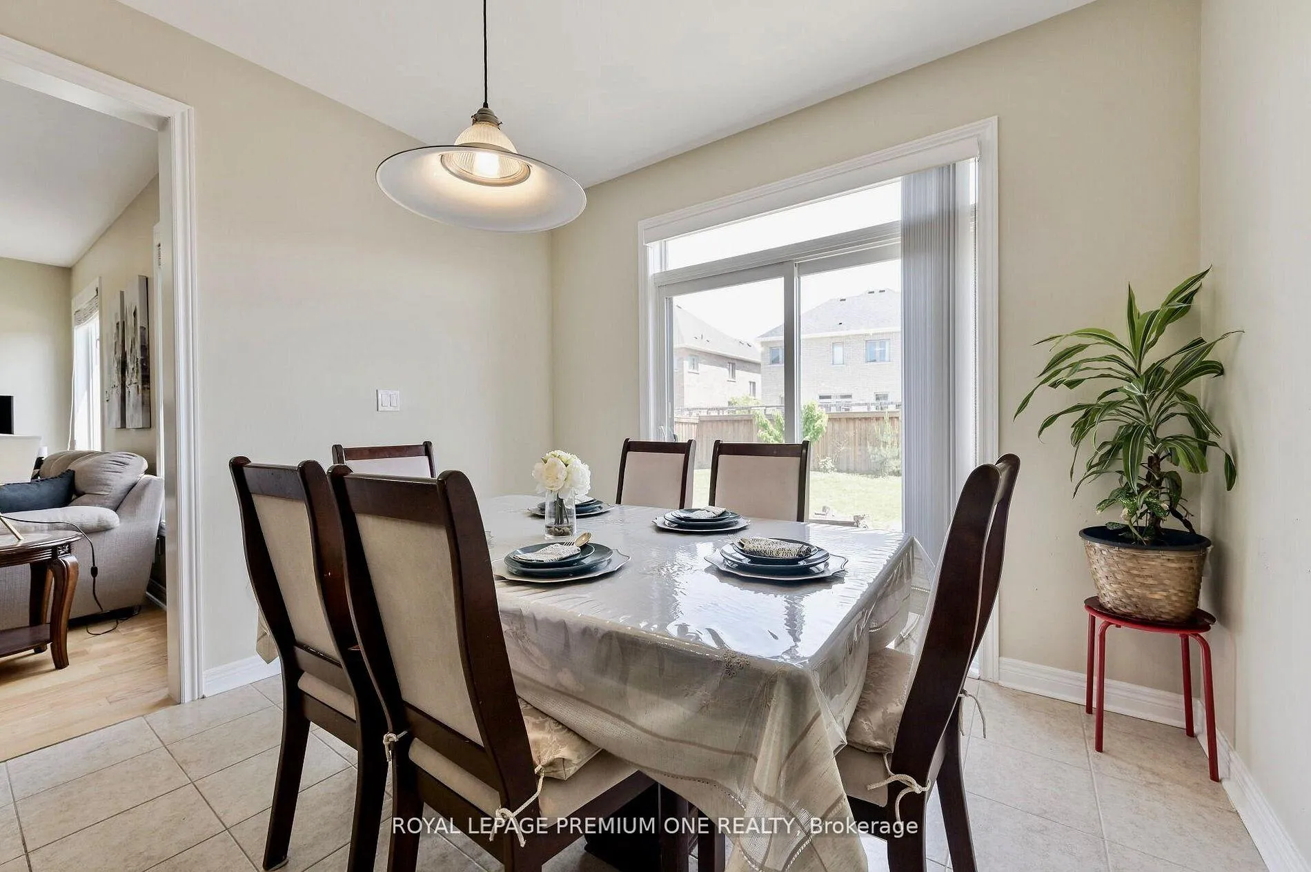 Photo 15 of 166 Sharpe Crescent, New Tecumseth, Tottenham — HOMEH