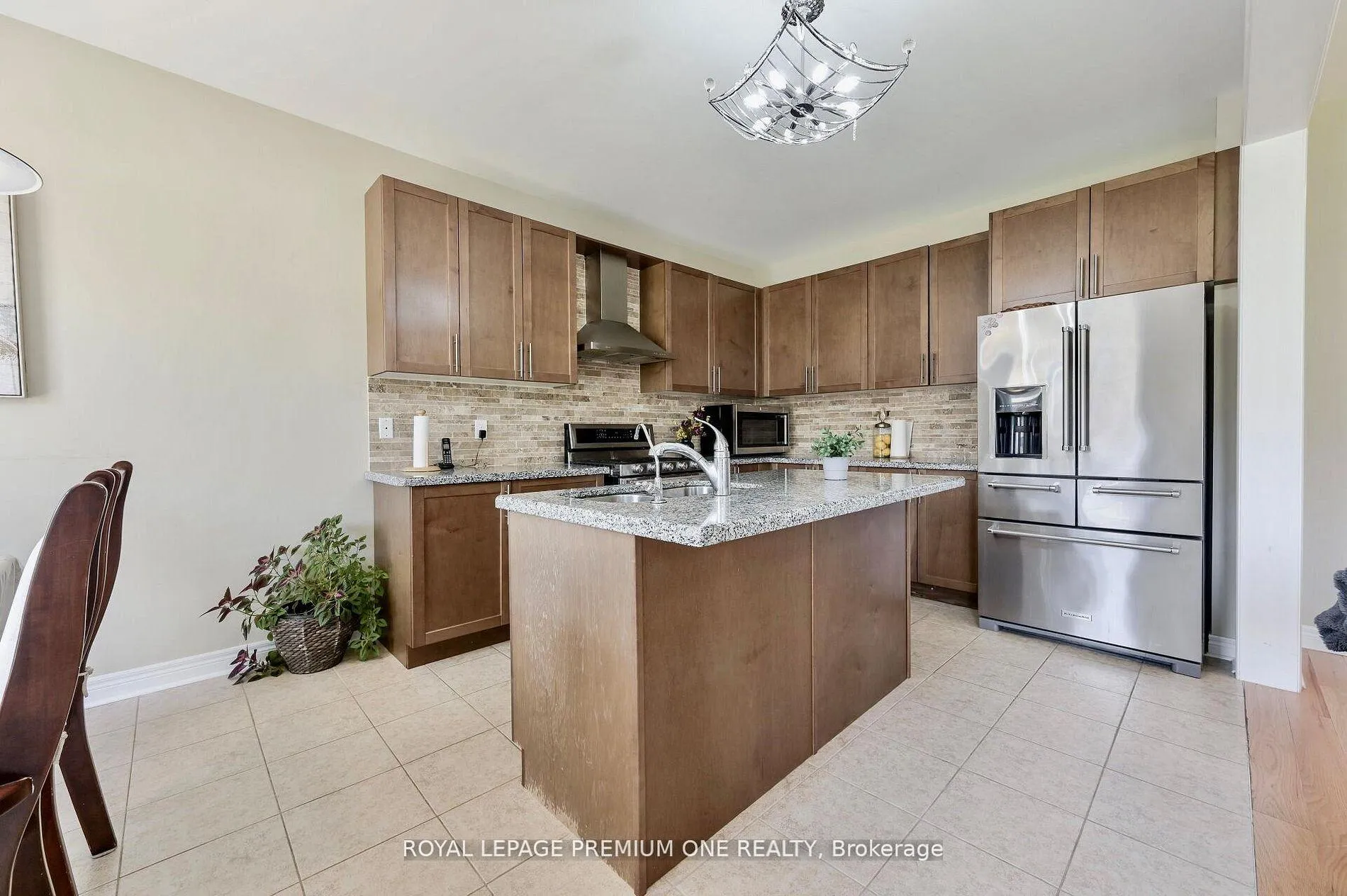 Photo 17 of 166 Sharpe Crescent, New Tecumseth, Tottenham — HOMEH