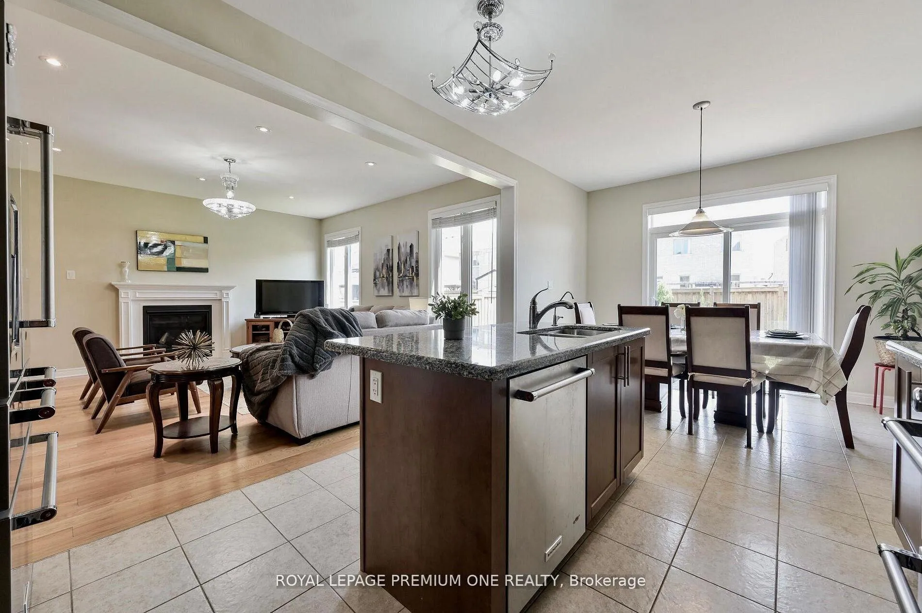 Photo 20 of 166 Sharpe Crescent, New Tecumseth, Tottenham — HOMEH