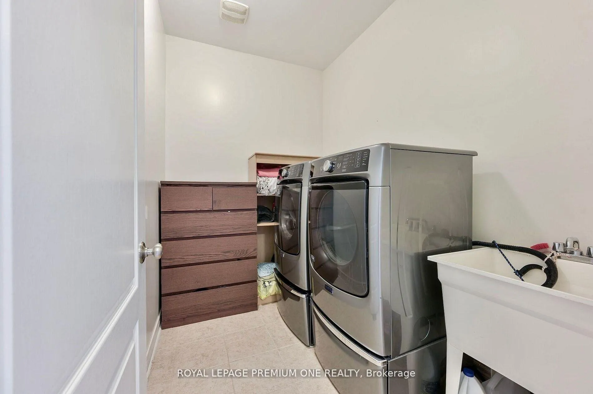 Photo 23 of 166 Sharpe Crescent, New Tecumseth, Tottenham — HOMEH