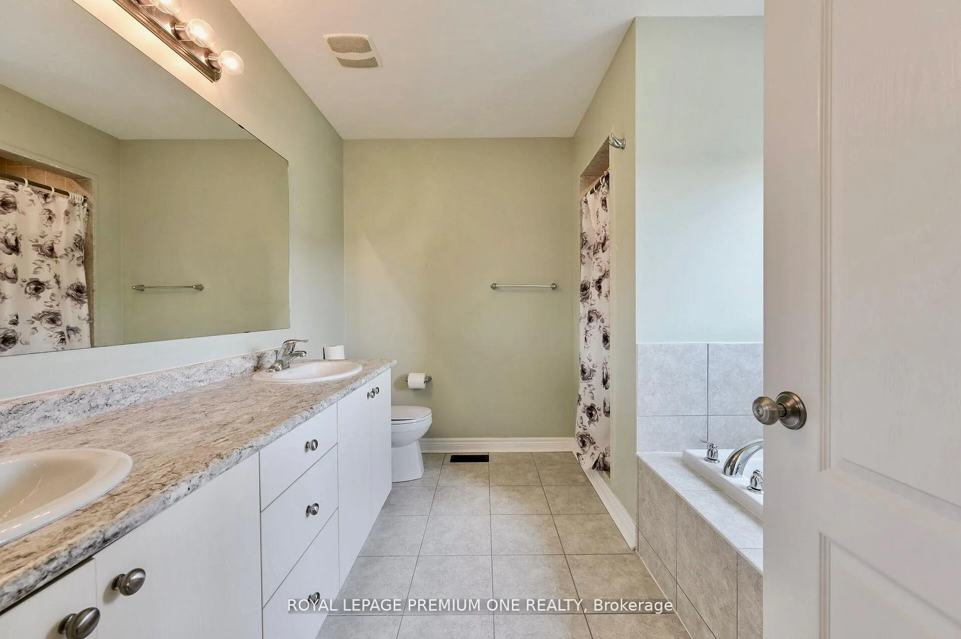 Photo 29 of 166 Sharpe Crescent, New Tecumseth, Tottenham — HOMEH