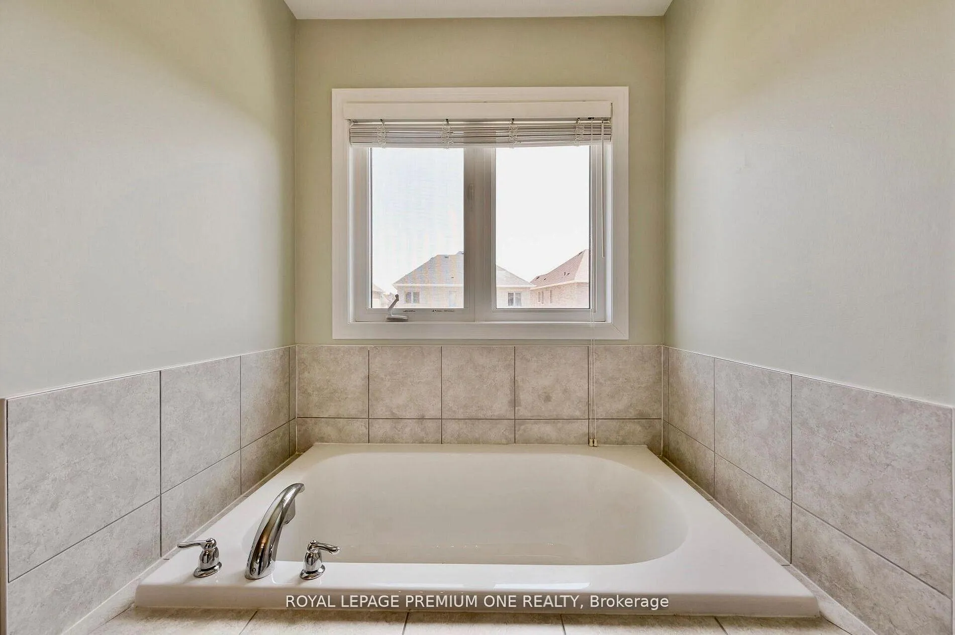 Photo 31 of 166 Sharpe Crescent, New Tecumseth, Tottenham — HOMEH