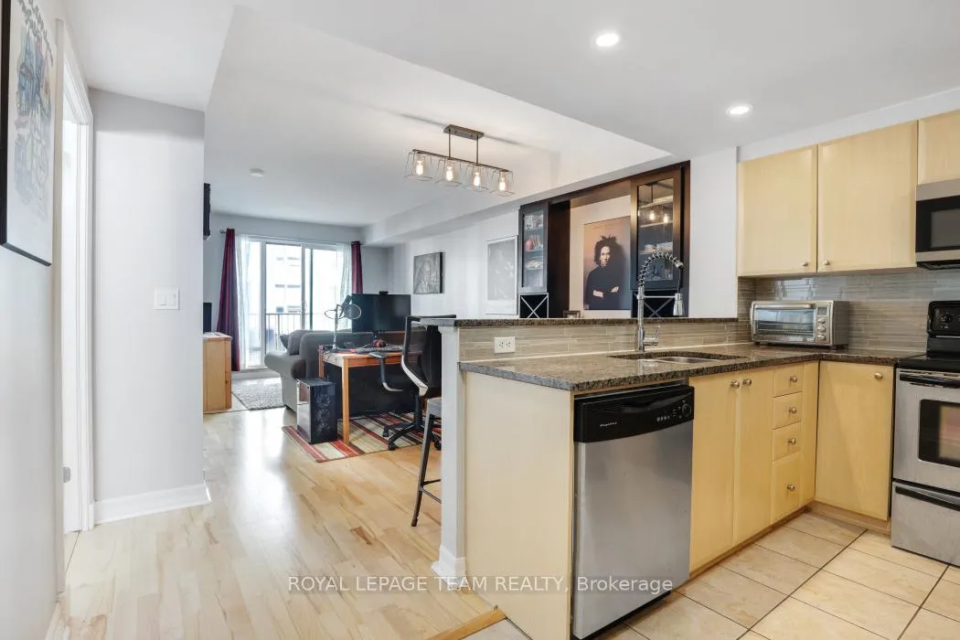 Photo 3 of Unit 607, 200 Besserer Street, Ottawa, Sandy Hill — HOMEH