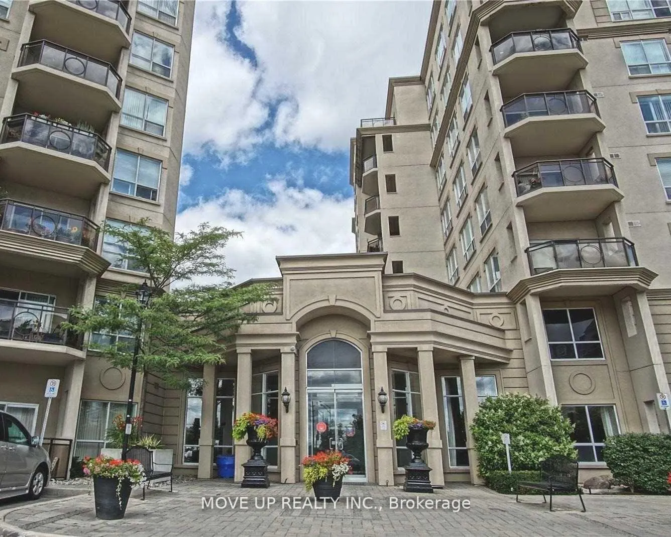 Photo 2 of Unit 413, 8 Maison Parc Court, Vaughan, Lakeview Estates — HOMEH
