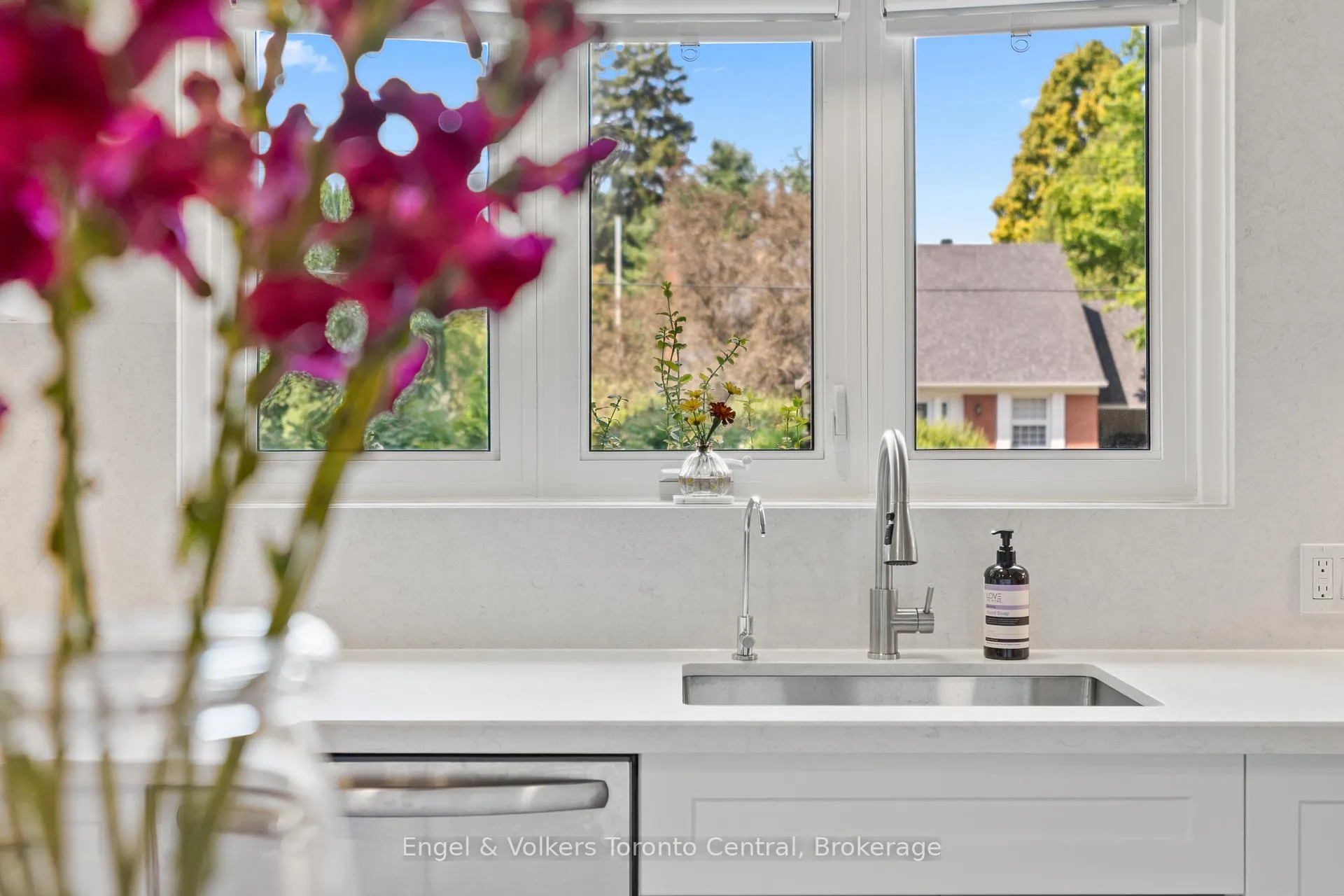 Photo 10 of 435 4TH Avenue W, Owen Sound — HOMEH
