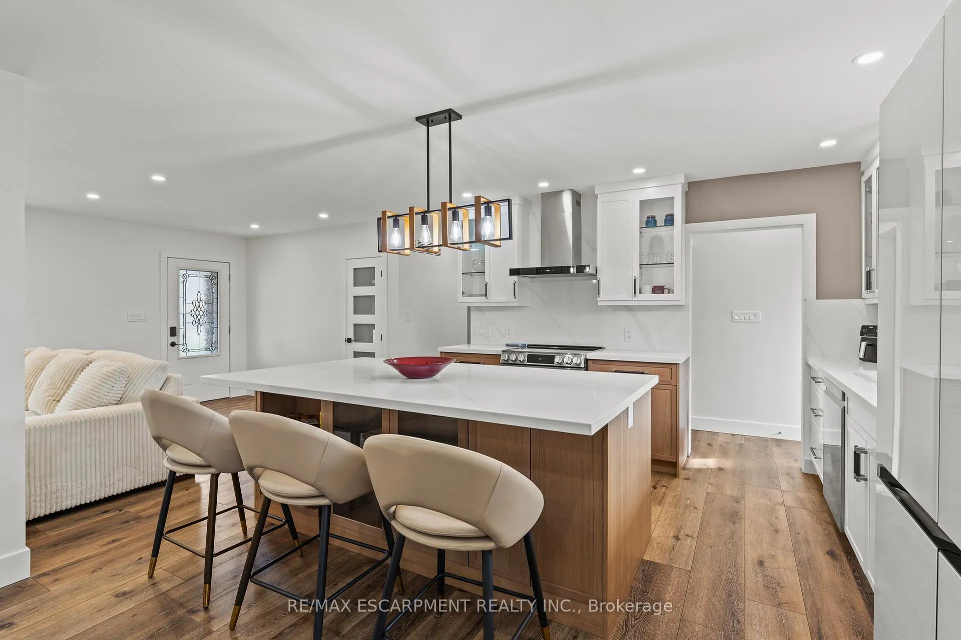 Photo 12 of 45 Driftwood Drive, Brantford, Rosedale/Gable Height — HOMEH
