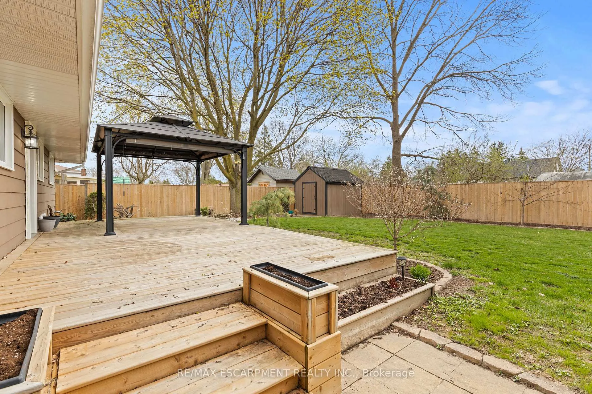 Photo 28 of 45 Driftwood Drive, Brantford, Rosedale/Gable Height — HOMEH
