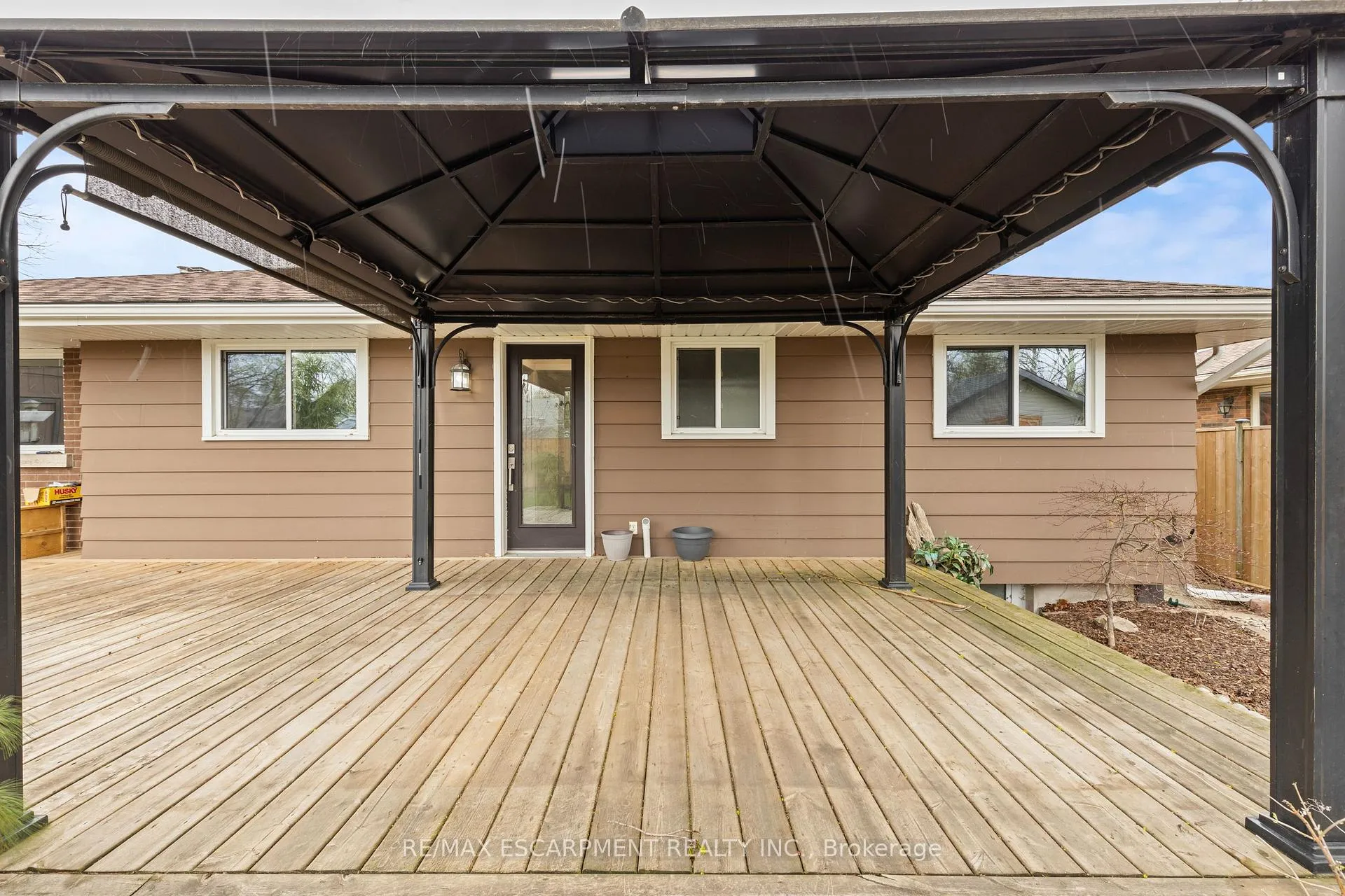Photo 29 of 45 Driftwood Drive, Brantford, Rosedale/Gable Height — HOMEH