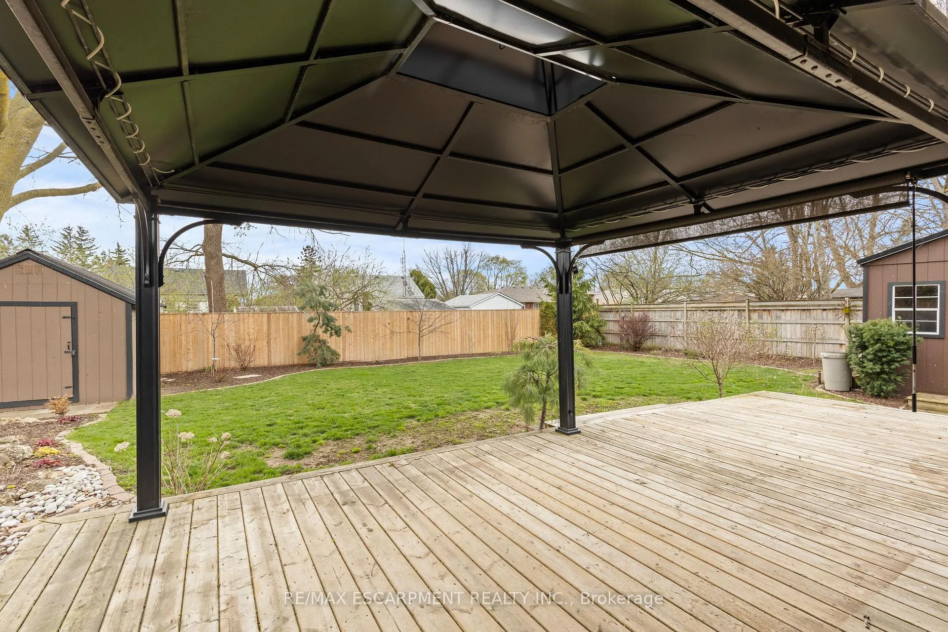Photo 30 of 45 Driftwood Drive, Brantford, Rosedale/Gable Height — HOMEH