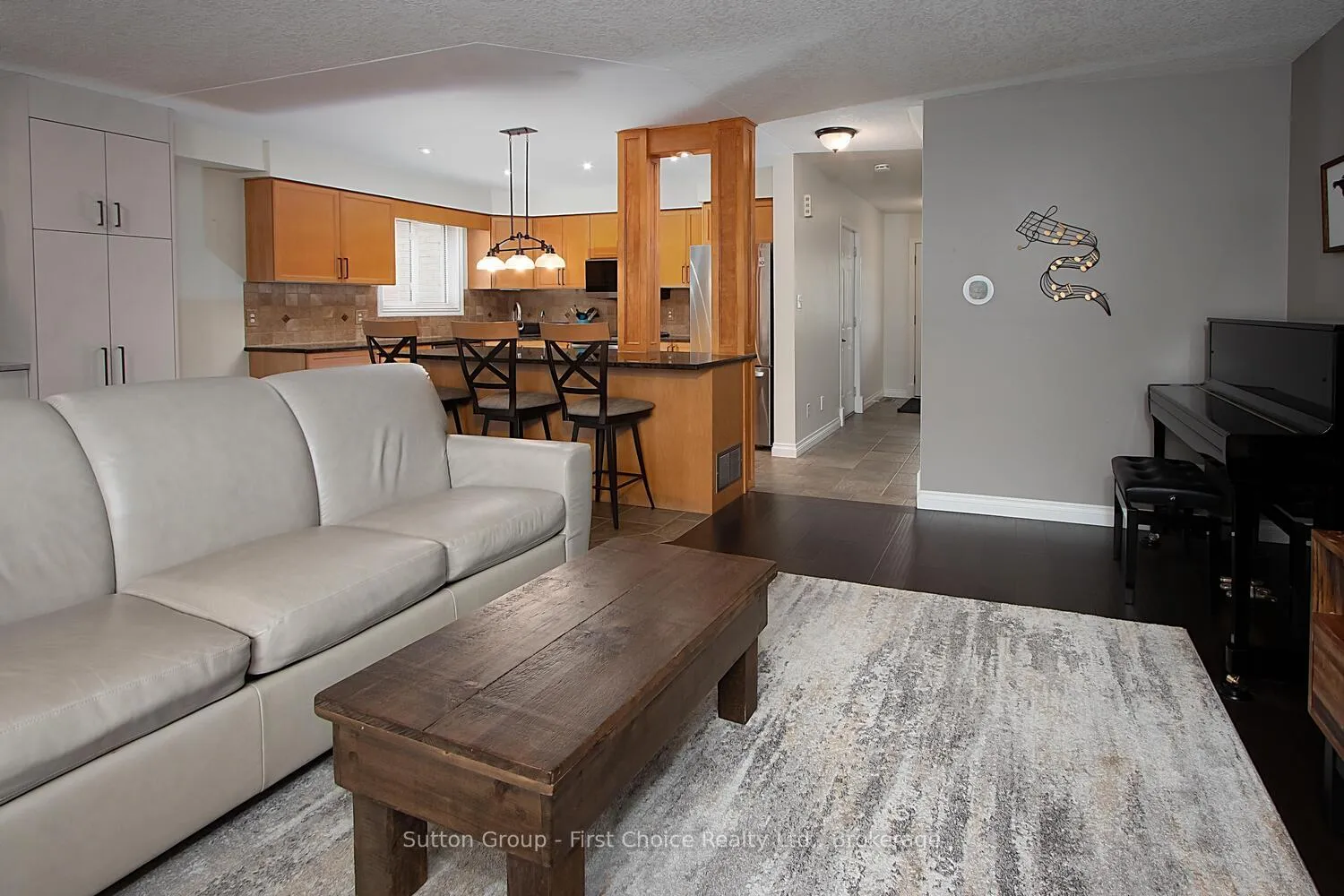 Photo 11 of 293 Huck Crescent, Kitchener — HOMEH