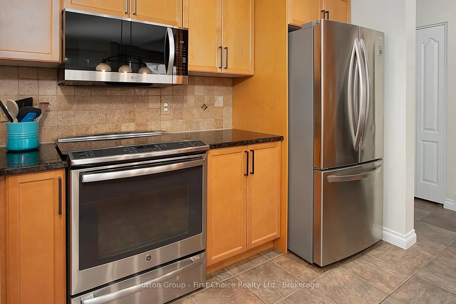 Photo 14 of 293 Huck Crescent, Kitchener — HOMEH