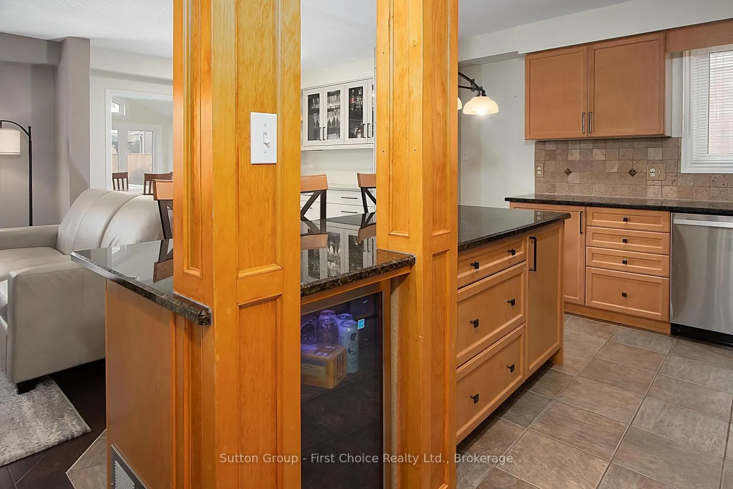 Photo 15 of 293 Huck Crescent, Kitchener — HOMEH