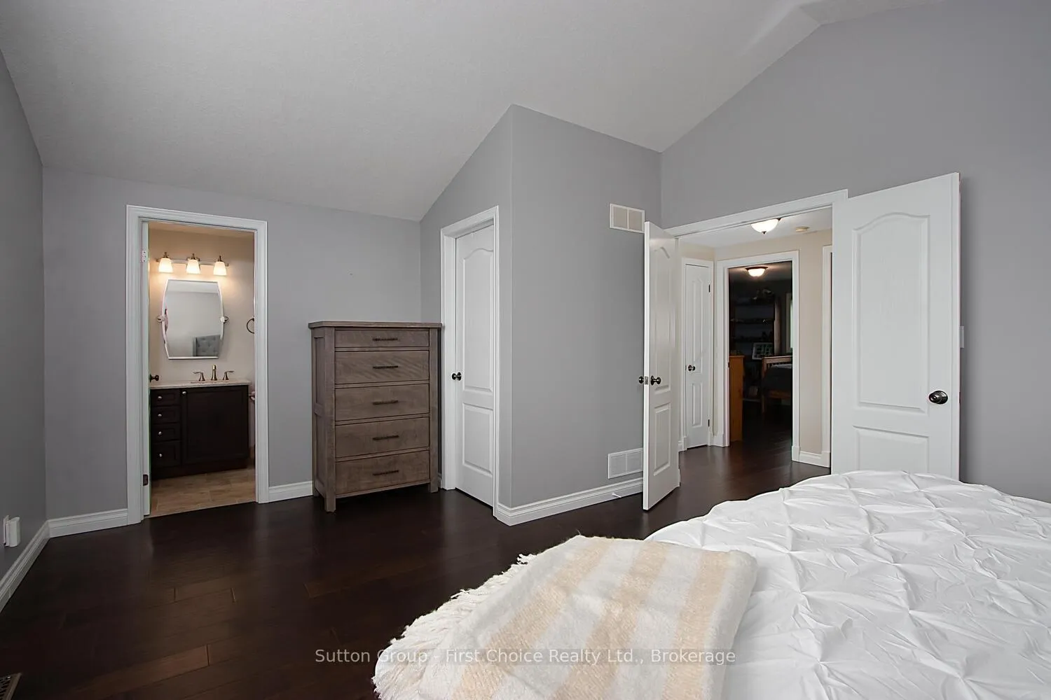 Photo 23 of 293 Huck Crescent, Kitchener — HOMEH