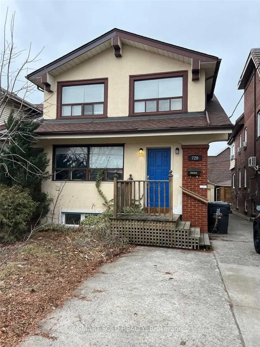 Front of Unit Lower F, 720 Coxwell Avenue