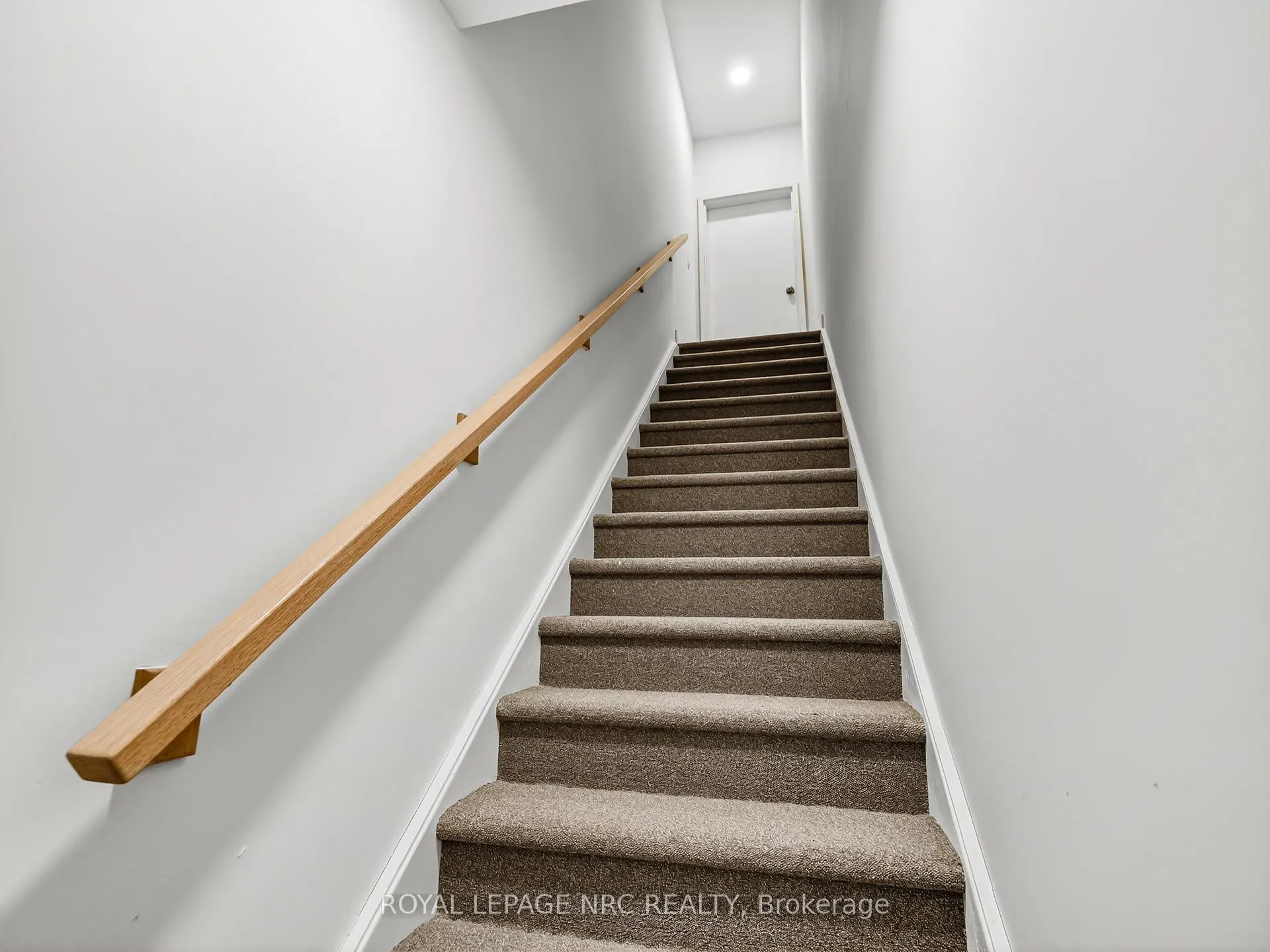 Photo 4 of Unit 312B, 16 Melbourne Avenue, St. Catharines, E. Chester — HOMEH