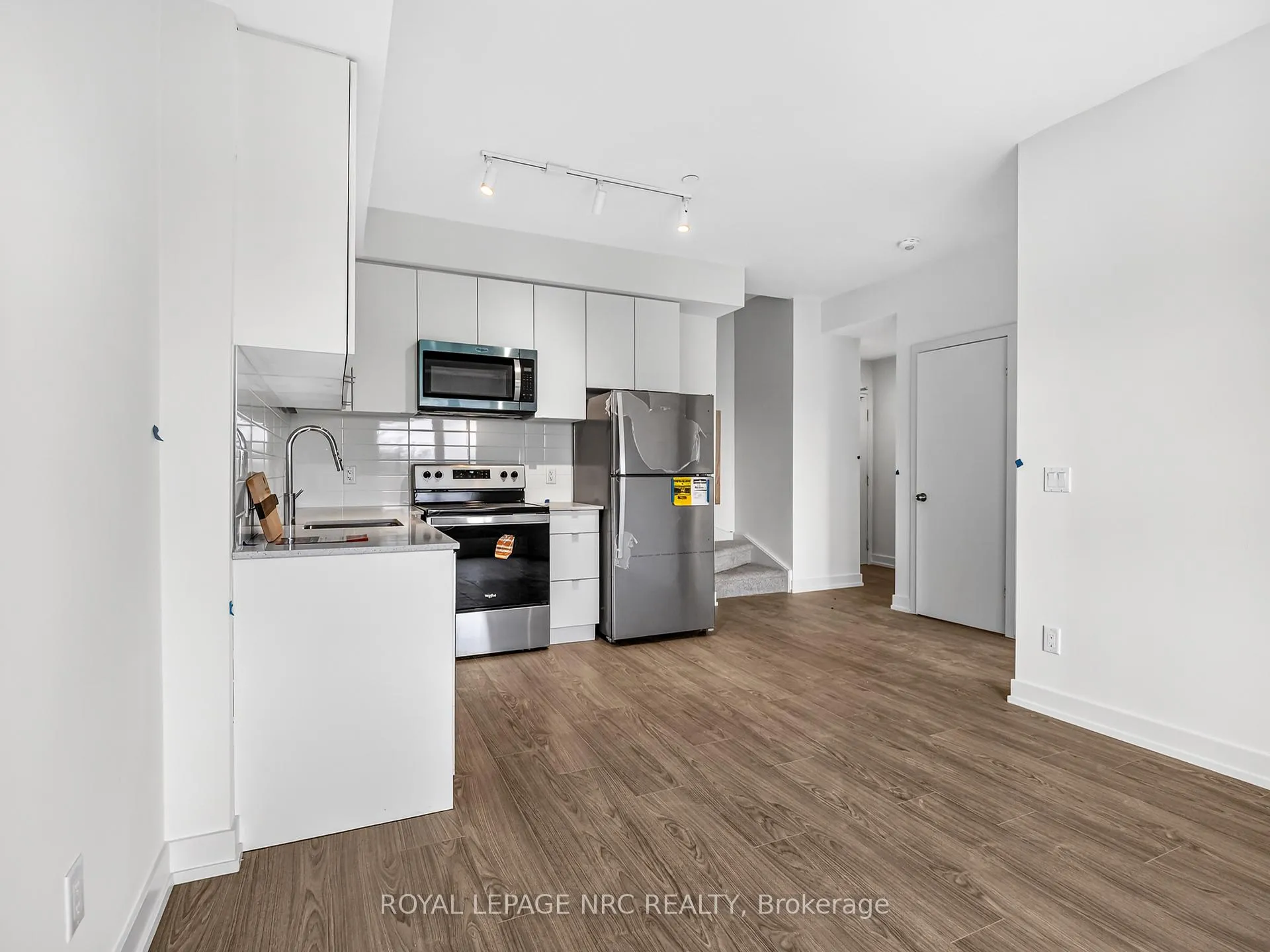 Photo 6 of Unit 312B, 16 Melbourne Avenue, St. Catharines, E. Chester — HOMEH