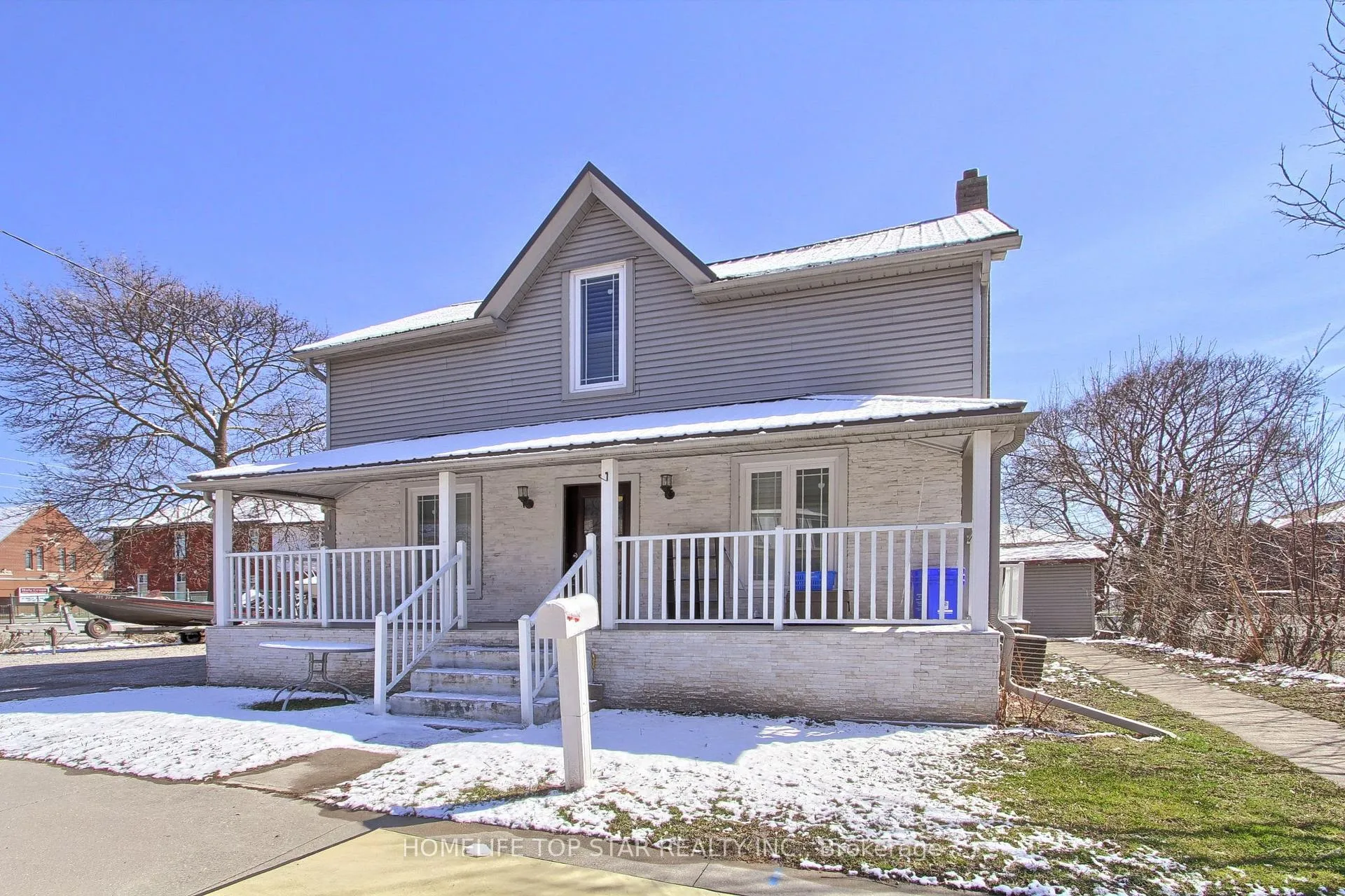 Photo 2 of Unit Upper, 17 Royal Street, Oshawa, Central — HOMEH