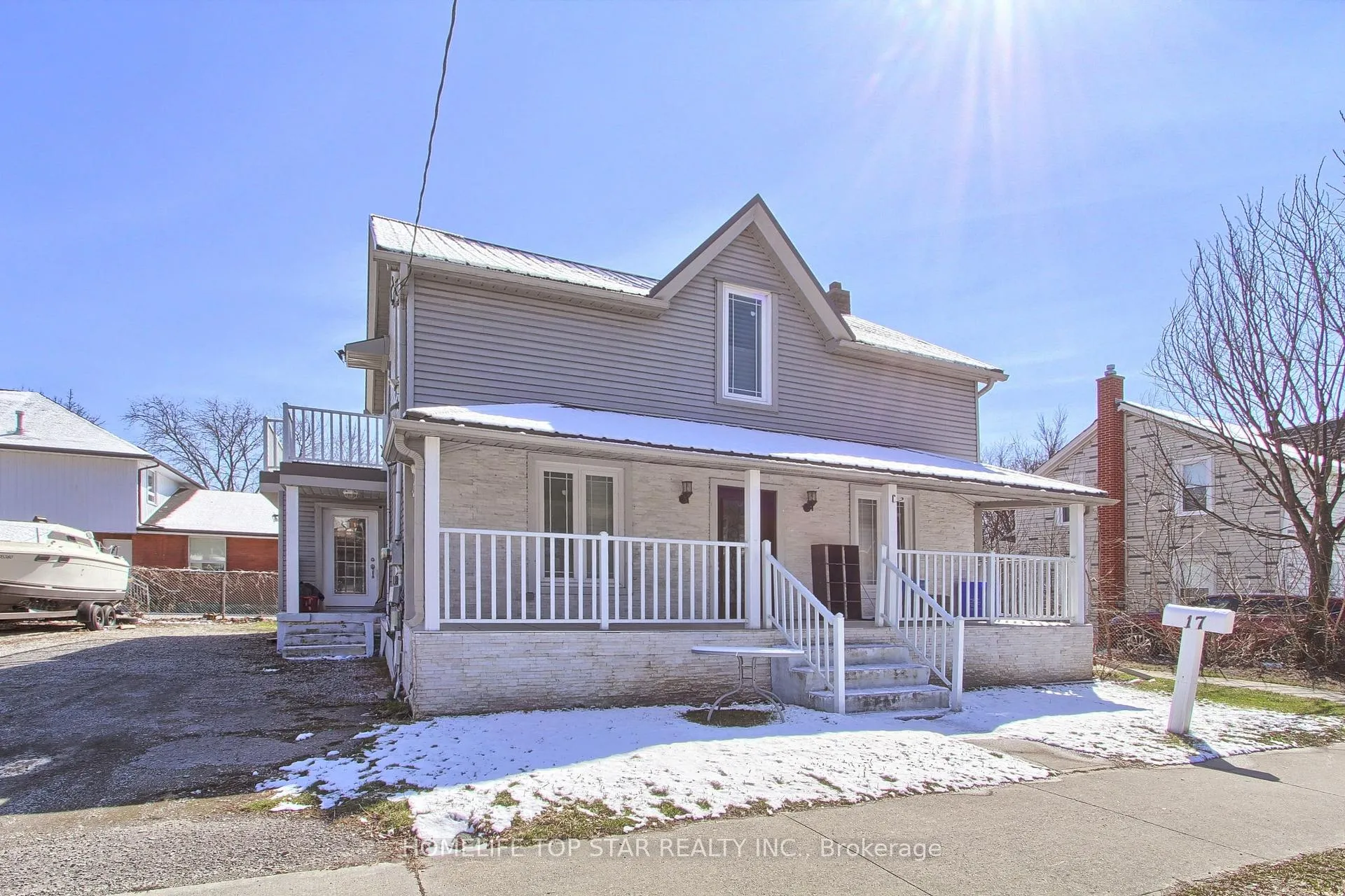 Photo 3 of Unit Upper, 17 Royal Street, Oshawa, Central — HOMEH