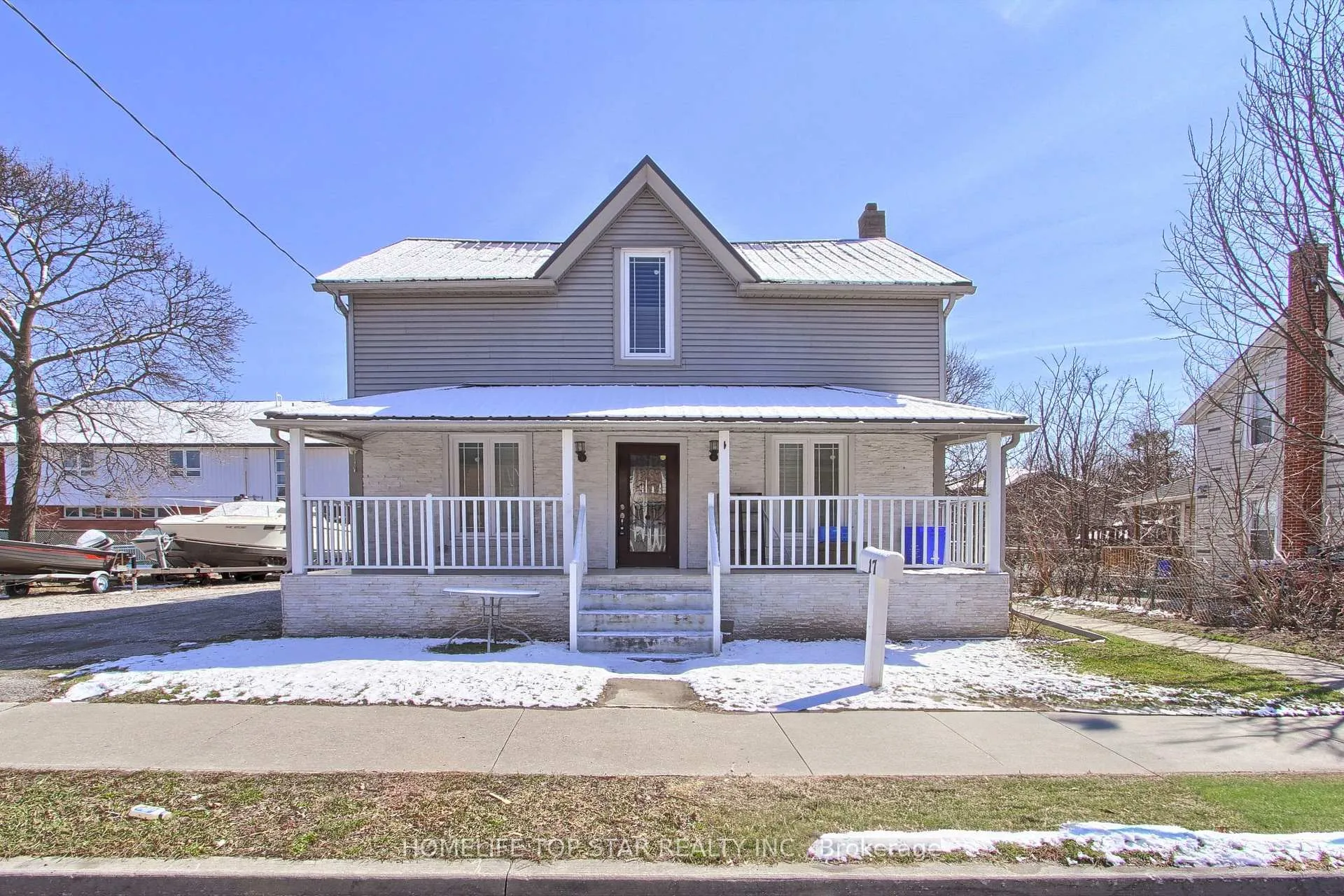 Photo 4 of Unit Upper, 17 Royal Street, Oshawa, Central — HOMEH