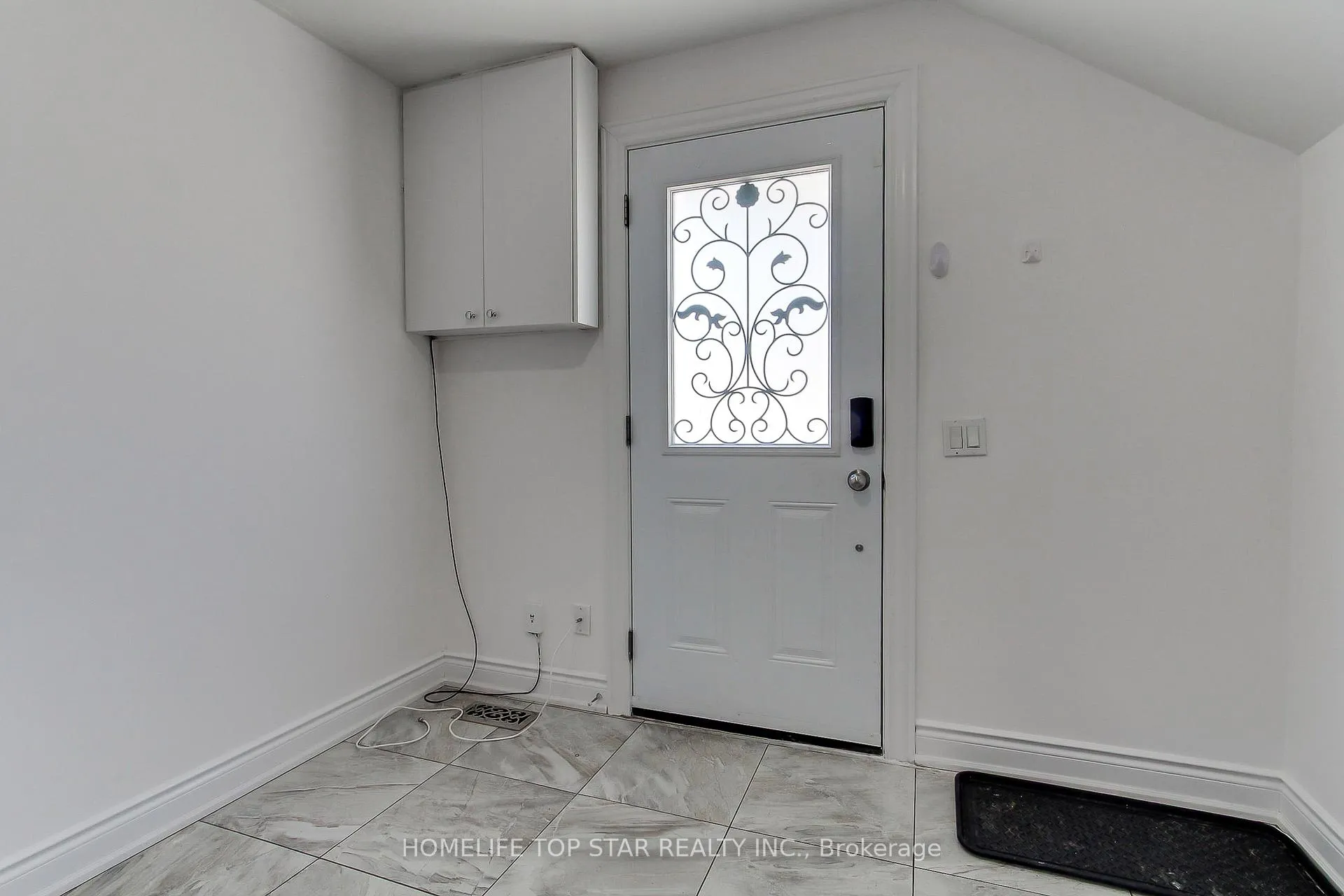 Photo 7 of Unit Upper, 17 Royal Street, Oshawa, Central — HOMEH