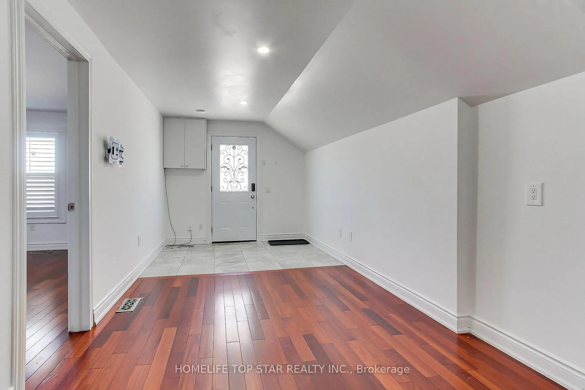 Photo 10 of Unit Upper, 17 Royal Street, Oshawa, Central — HOMEH