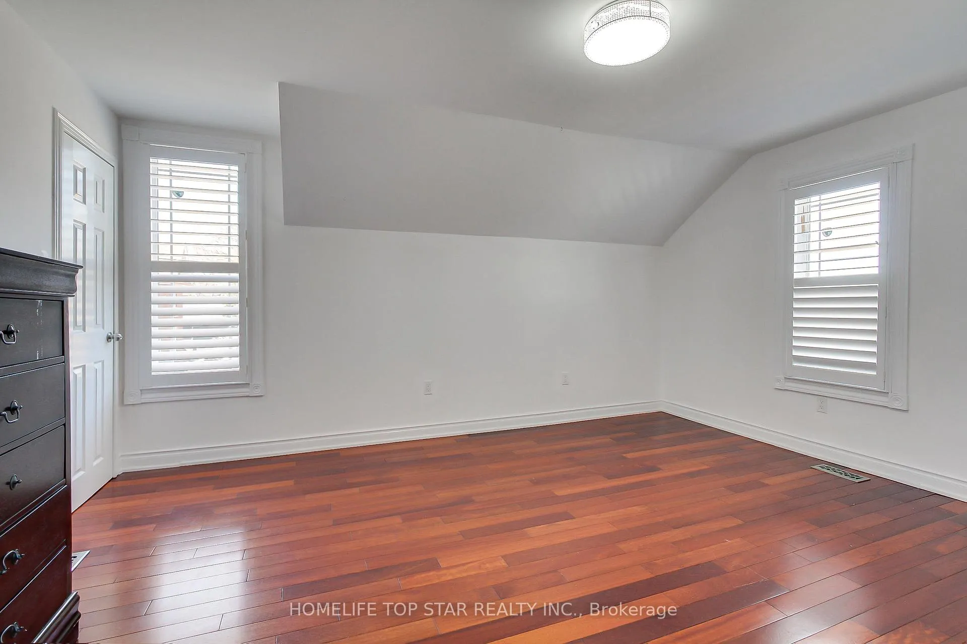 Photo 15 of Unit Upper, 17 Royal Street, Oshawa, Central — HOMEH