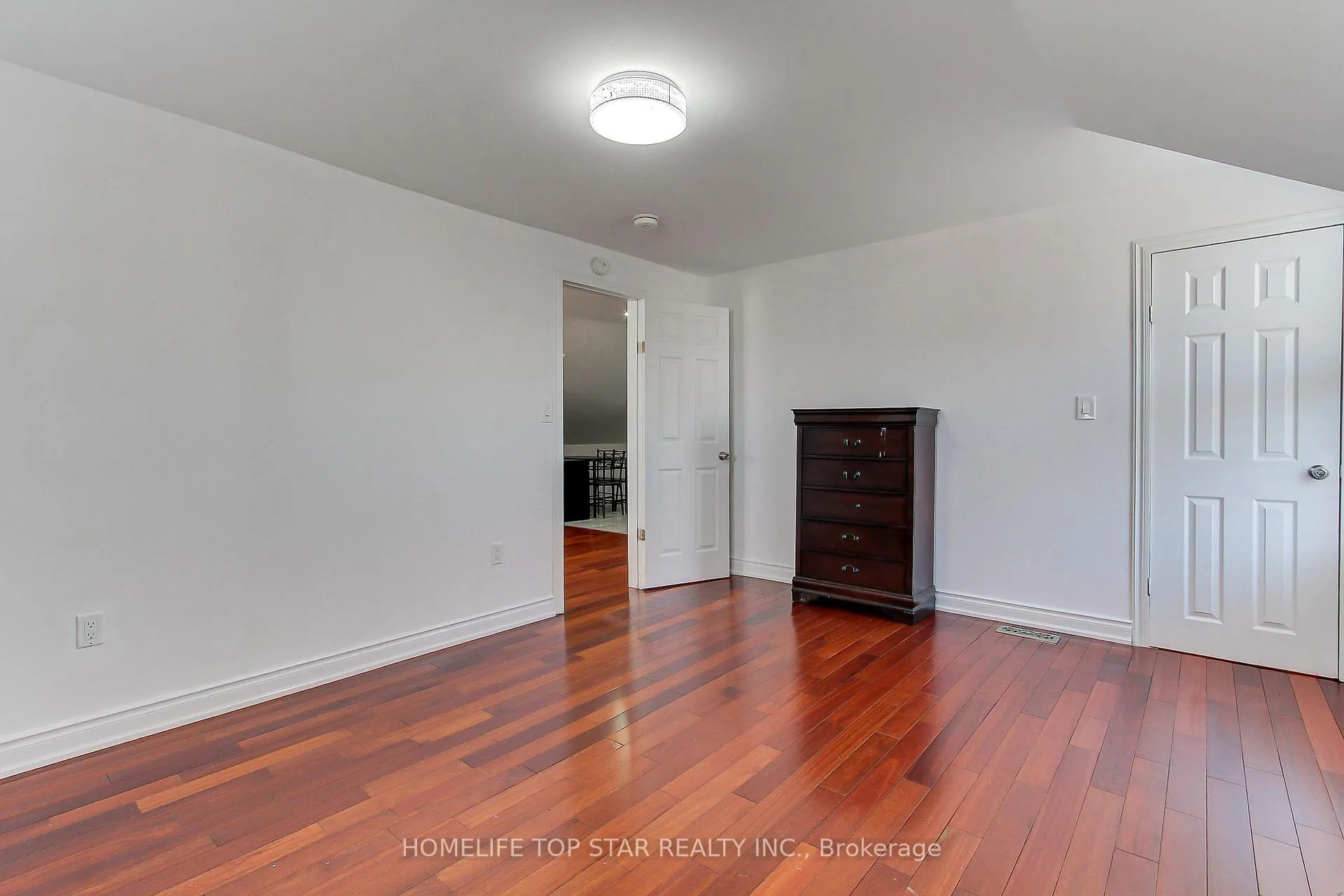 Photo 16 of Unit Upper, 17 Royal Street, Oshawa, Central — HOMEH