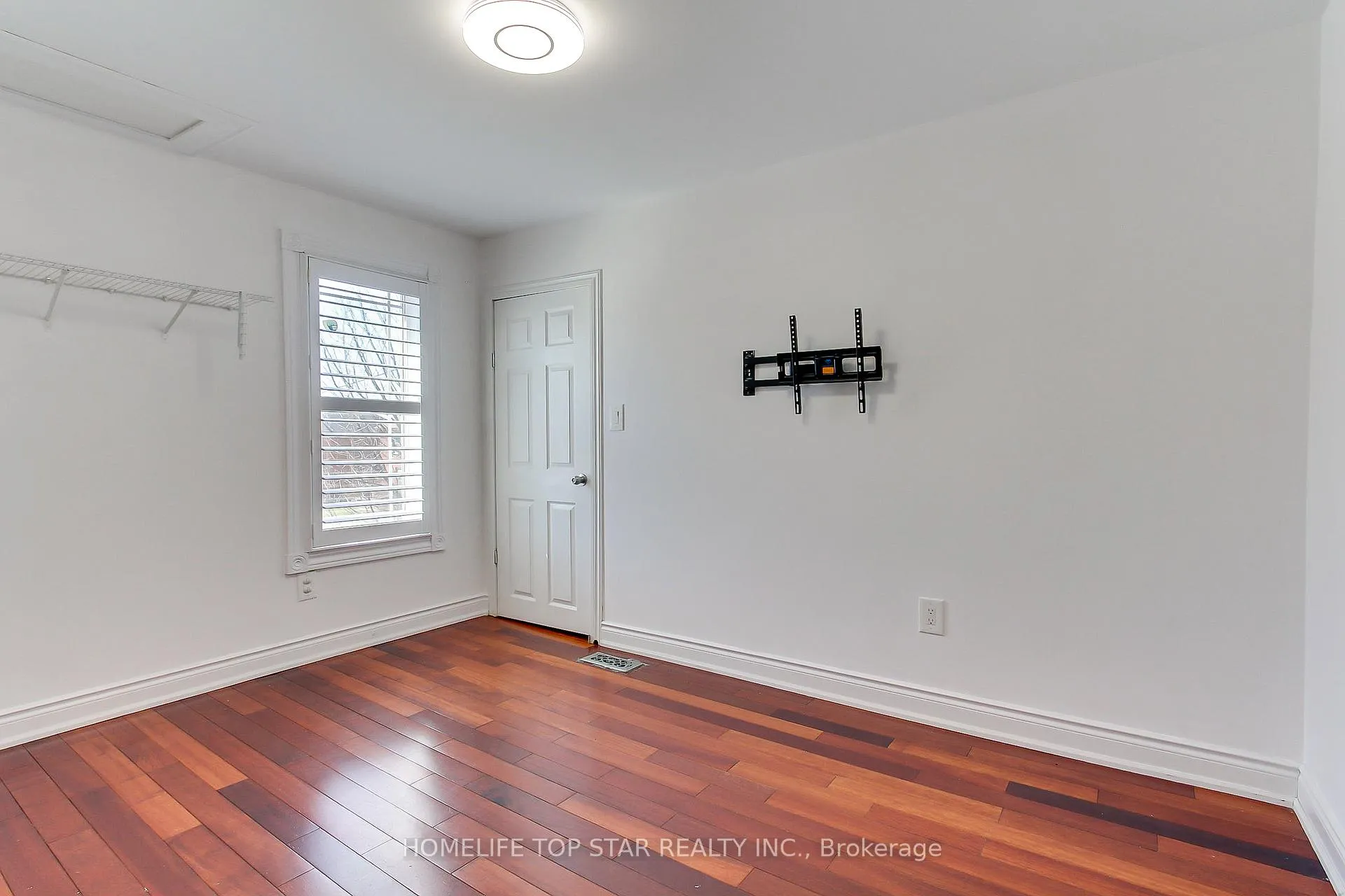 Photo 17 of Unit Upper, 17 Royal Street, Oshawa, Central — HOMEH