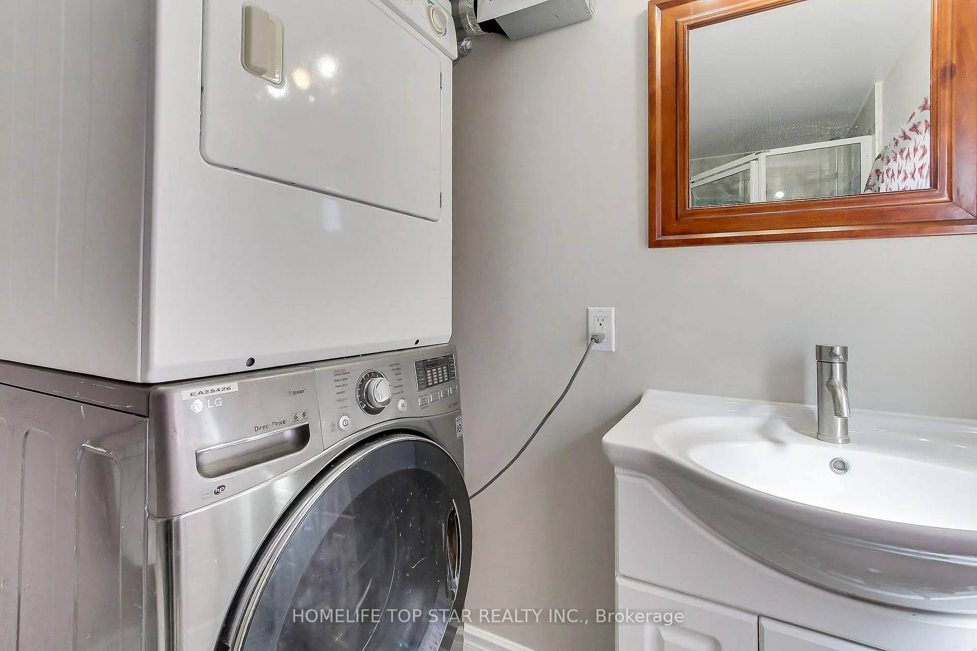 Photo 19 of Unit Upper, 17 Royal Street, Oshawa, Central — HOMEH
