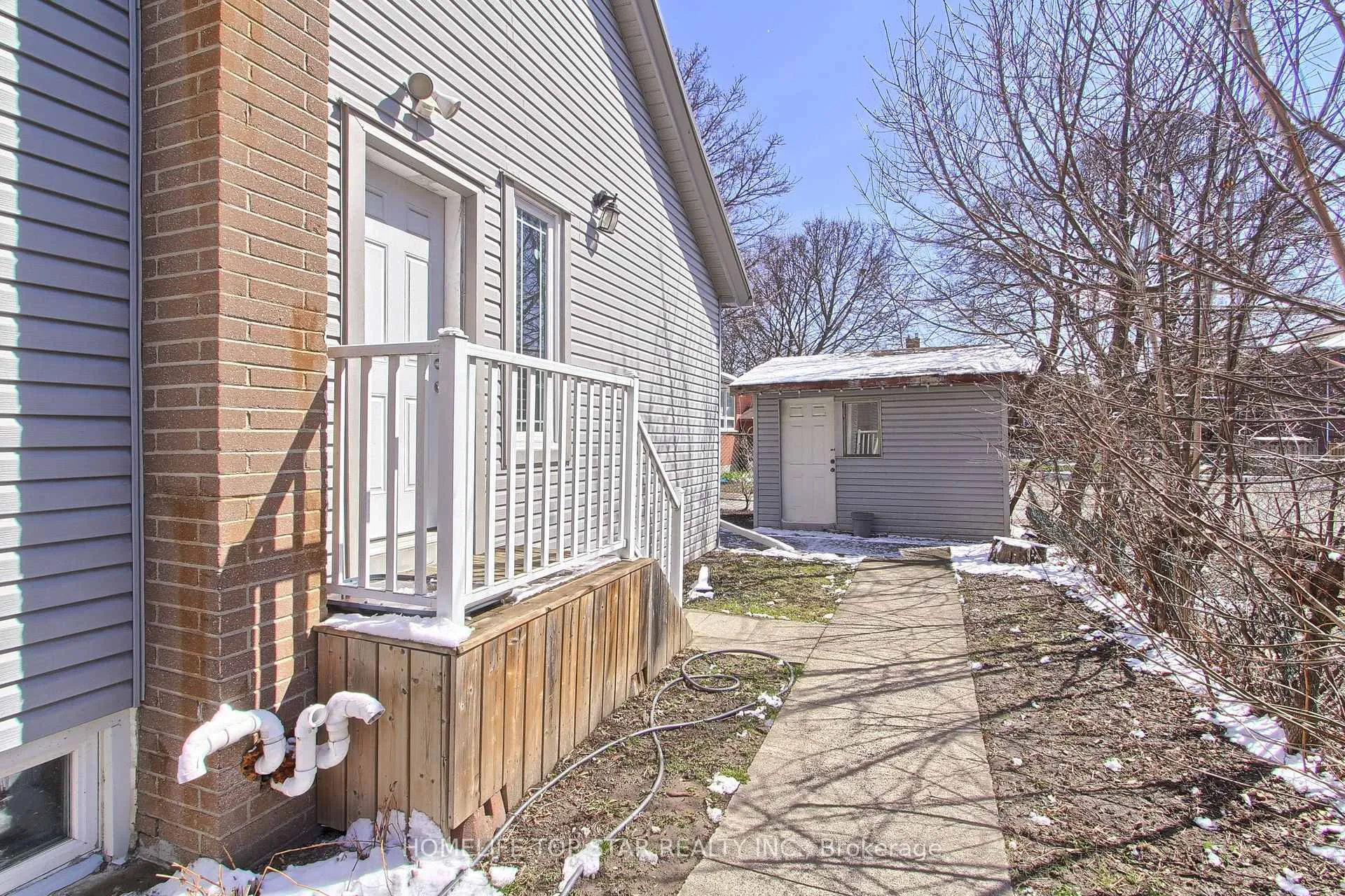 Photo 25 of Unit Upper, 17 Royal Street, Oshawa, Central — HOMEH