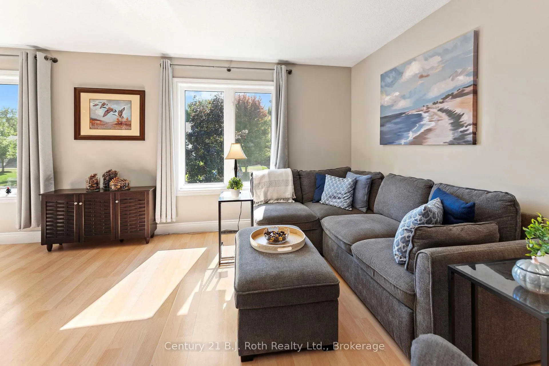 Photo 4 of 60 Donlands Court, Severn, Coldwater — HOMEH