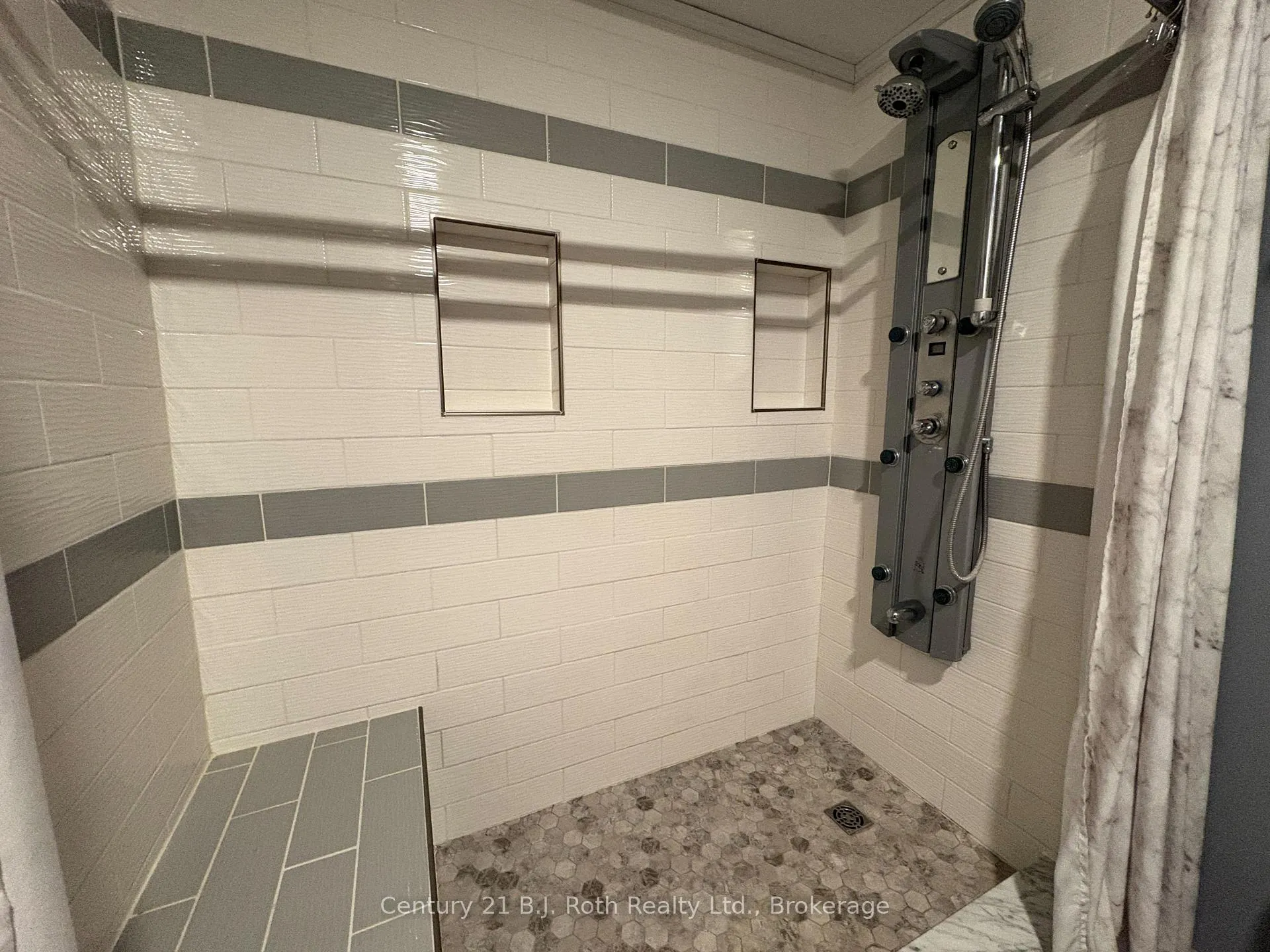 Photo 30 of 60 Donlands Court, Severn, Coldwater — HOMEH