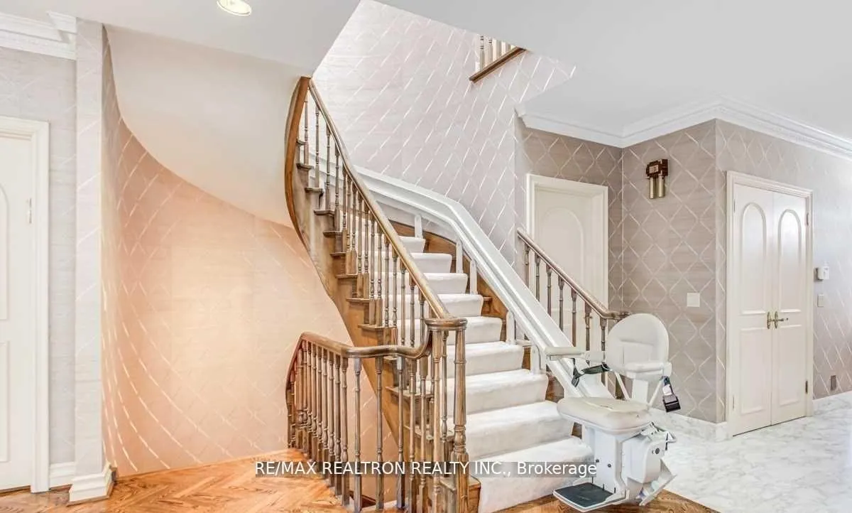 Photo 6 of 29 Sultana Avenue, Toronto, Englemount-Lawrence — HOMEH