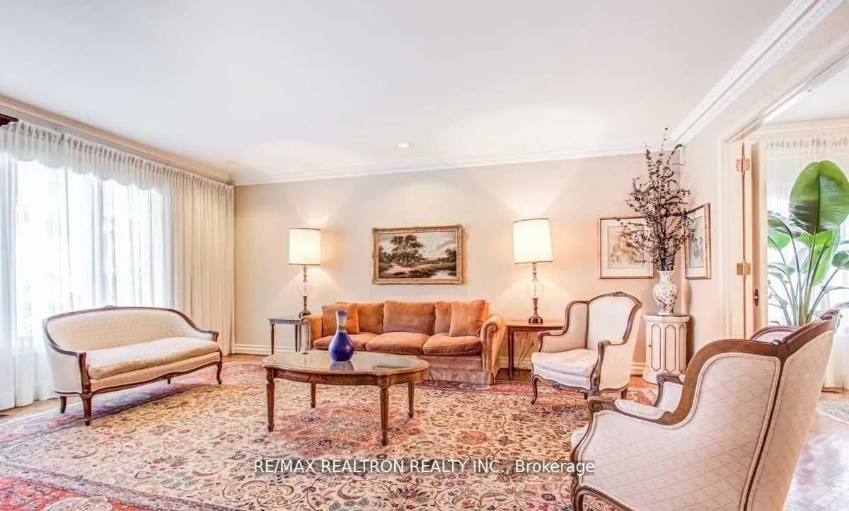 Photo 9 of 29 Sultana Avenue, Toronto, Englemount-Lawrence — HOMEH