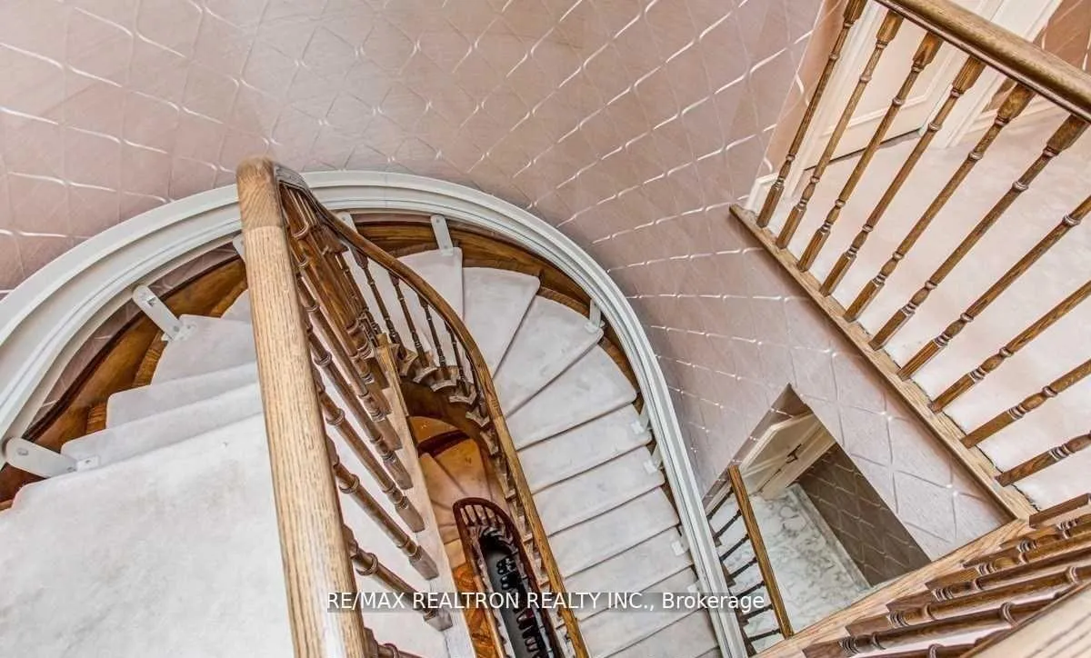 Photo 11 of 29 Sultana Avenue, Toronto, Englemount-Lawrence — HOMEH