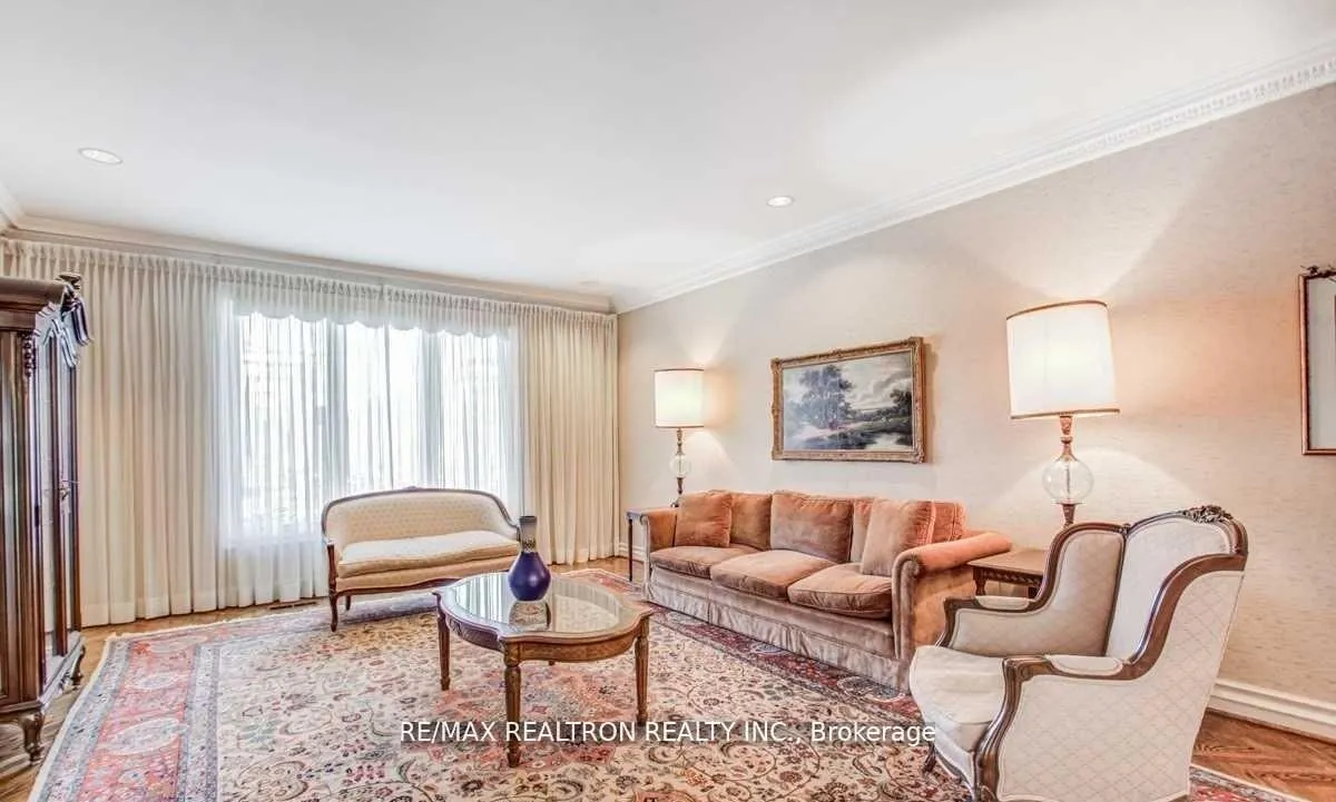 Photo 14 of 29 Sultana Avenue, Toronto, Englemount-Lawrence — HOMEH