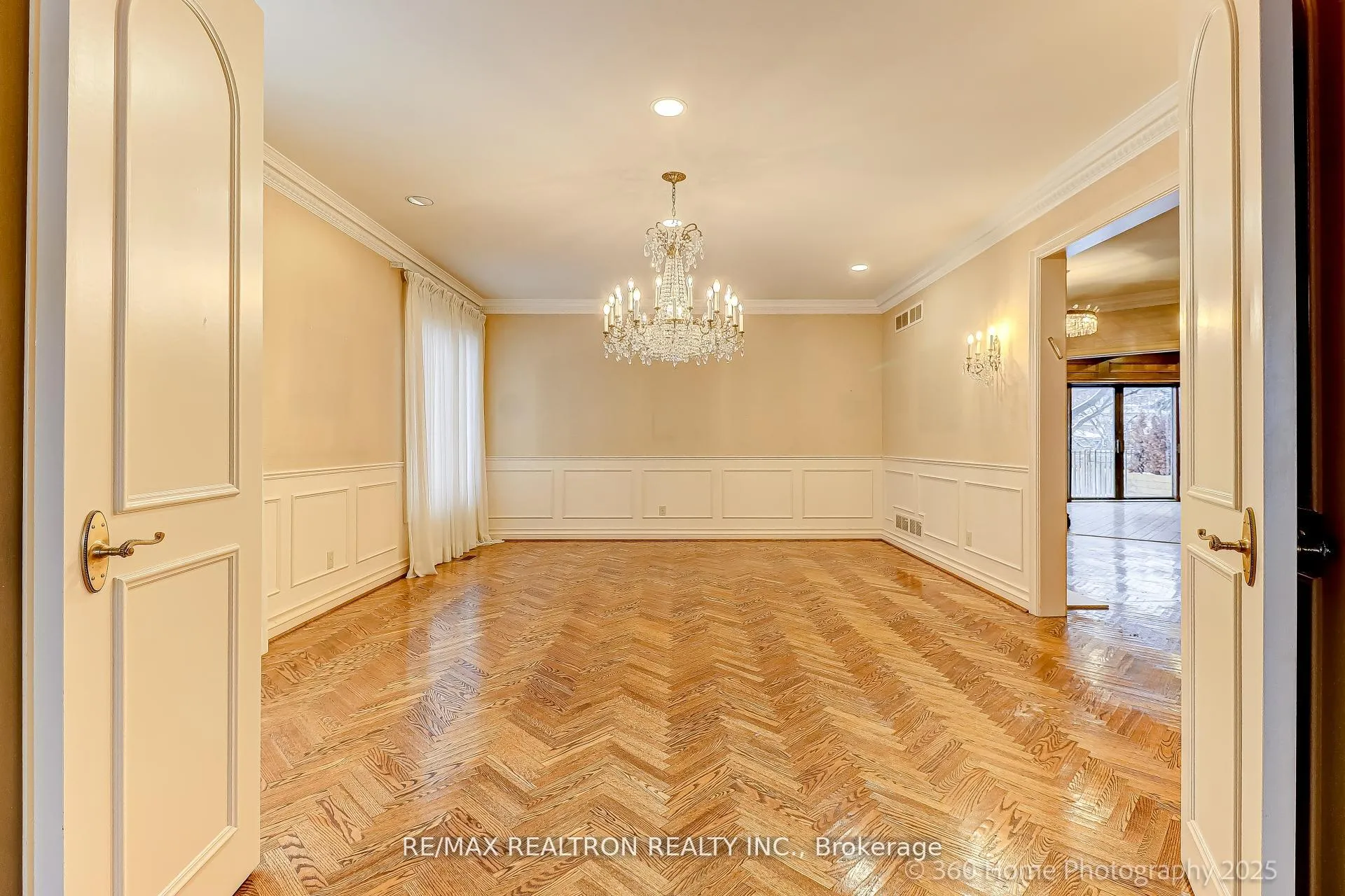 Photo 15 of 29 Sultana Avenue, Toronto, Englemount-Lawrence — HOMEH
