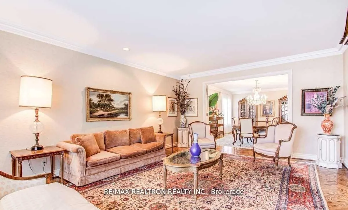 Photo 16 of 29 Sultana Avenue, Toronto, Englemount-Lawrence — HOMEH