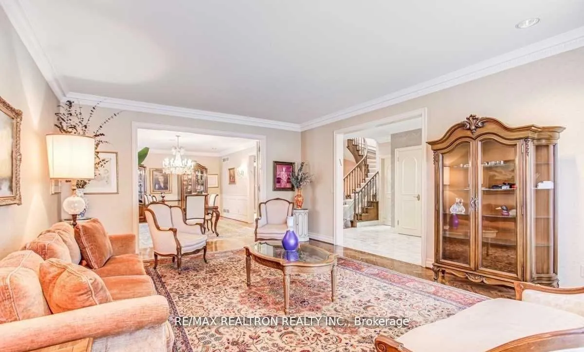 Photo 17 of 29 Sultana Avenue, Toronto, Englemount-Lawrence — HOMEH