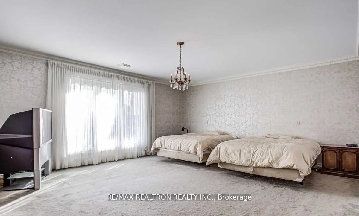 Photo 26 of 29 Sultana Avenue, Toronto, Englemount-Lawrence — HOMEH