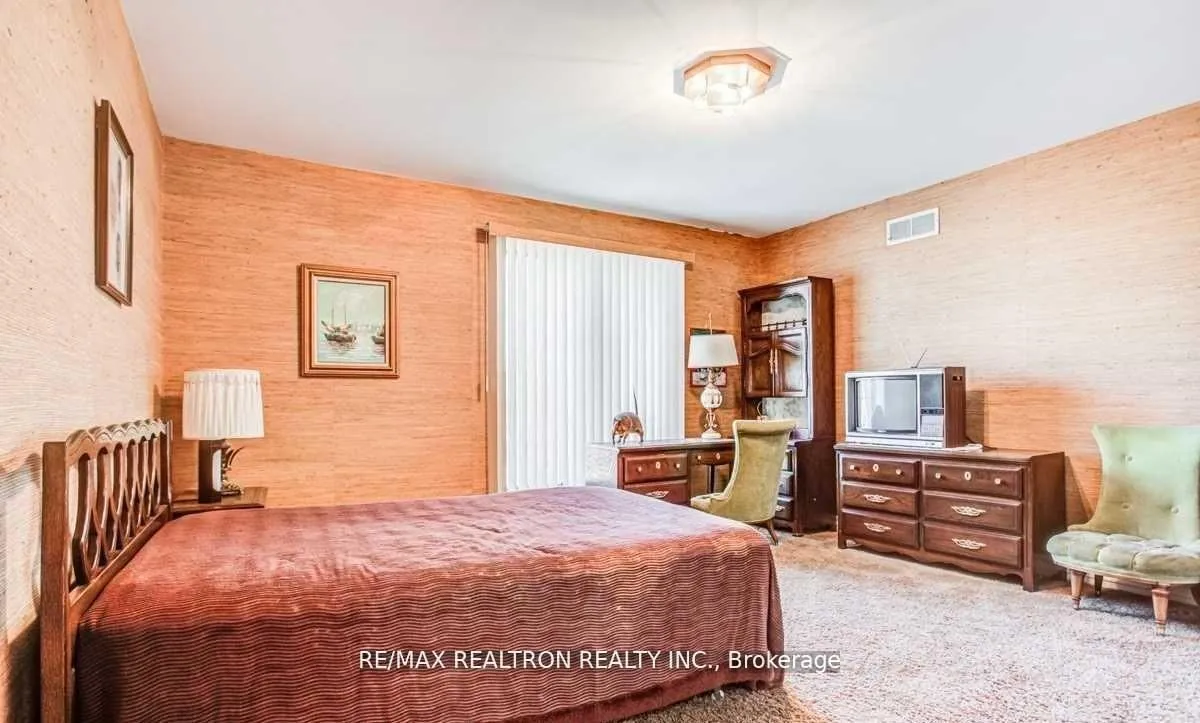 Photo 29 of 29 Sultana Avenue, Toronto, Englemount-Lawrence — HOMEH