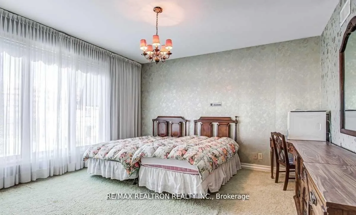 Photo 31 of 29 Sultana Avenue, Toronto, Englemount-Lawrence — HOMEH